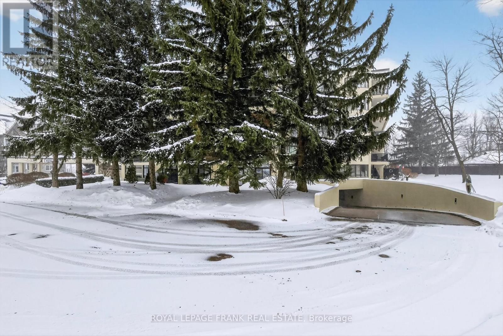 












502 - 1818 CHERRYHILL ROAD

,
Peterborough (Monaghan Ward 2),




Ontario
K9K1S6

