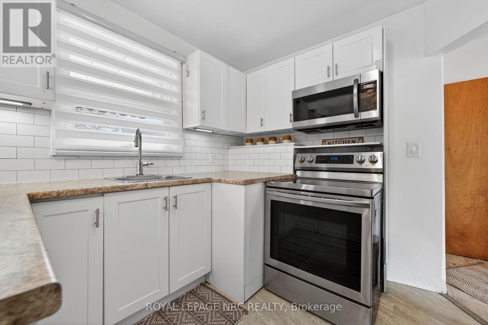 












48 ALMA STREET S

,
Haldimand,




Ontario
N0A1H0

