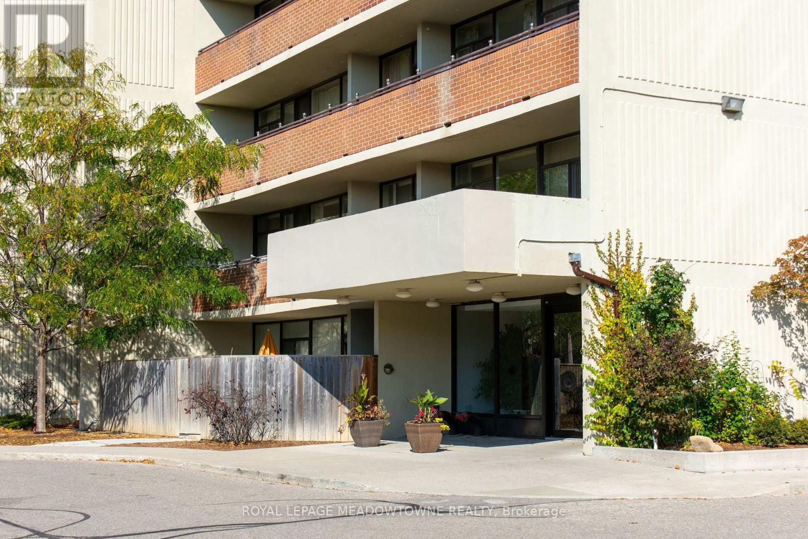 












#806 - 2301 DERRY ROAD W

,
Mississauga,




Ontario
L5N2R4

