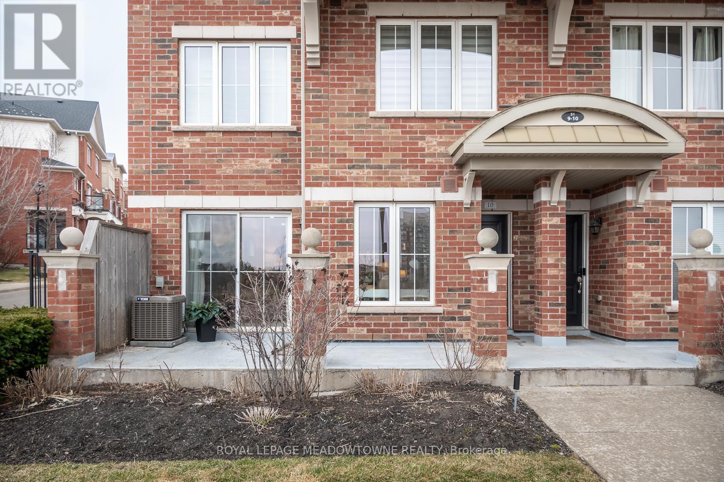 












10 - 51 HAYS BOULEVARD

,
Oakville,




Ontario
L6H0J1


