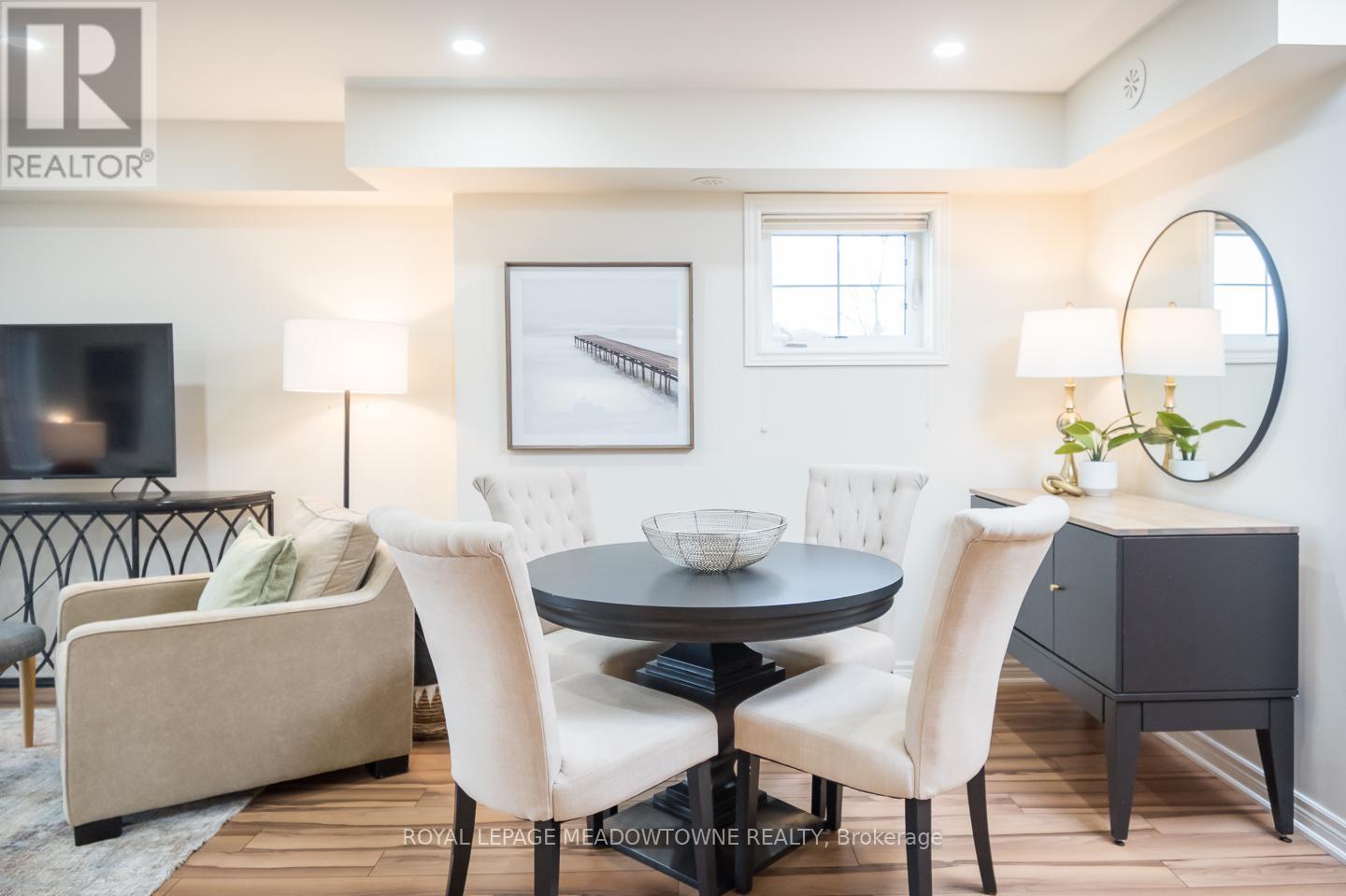 












10 - 51 HAYS BOULEVARD

,
Oakville,




Ontario
L6H0J1

