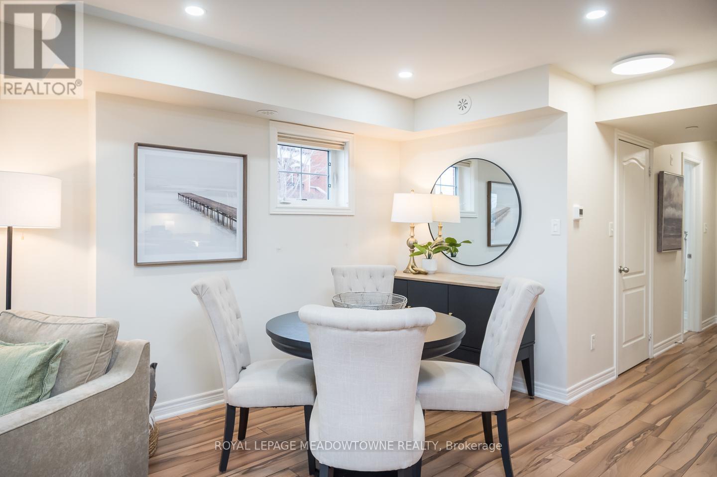 












10 - 51 HAYS BOULEVARD

,
Oakville,




Ontario
L6H0J1

