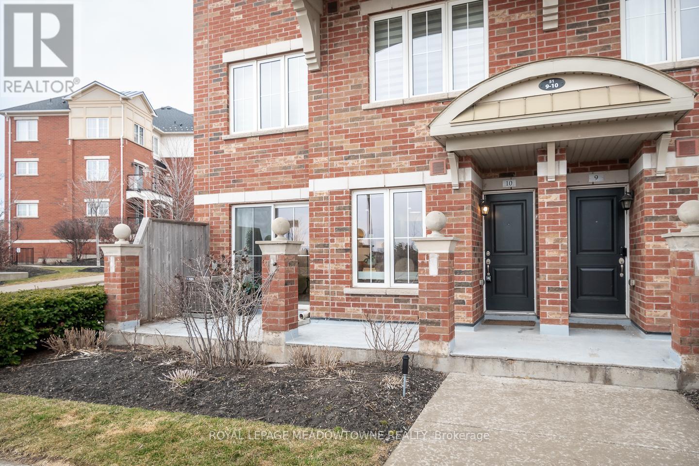 












10 - 51 HAYS BOULEVARD

,
Oakville,




Ontario
L6H0J1

