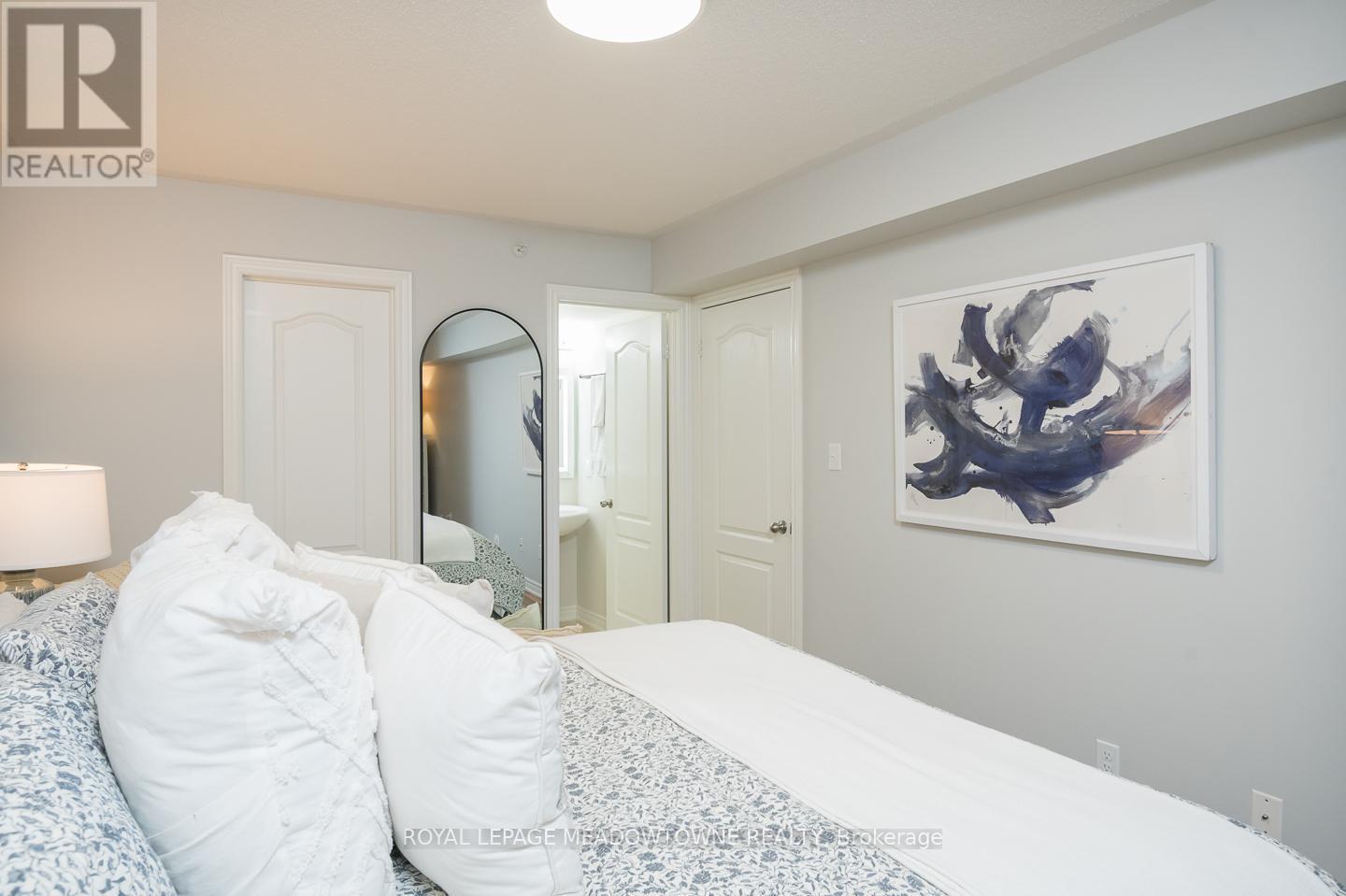 












10 - 51 HAYS BOULEVARD

,
Oakville,




Ontario
L6H0J1

