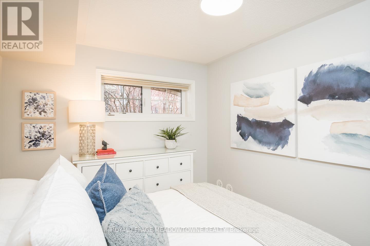 












10 - 51 HAYS BOULEVARD

,
Oakville,




Ontario
L6H0J1

