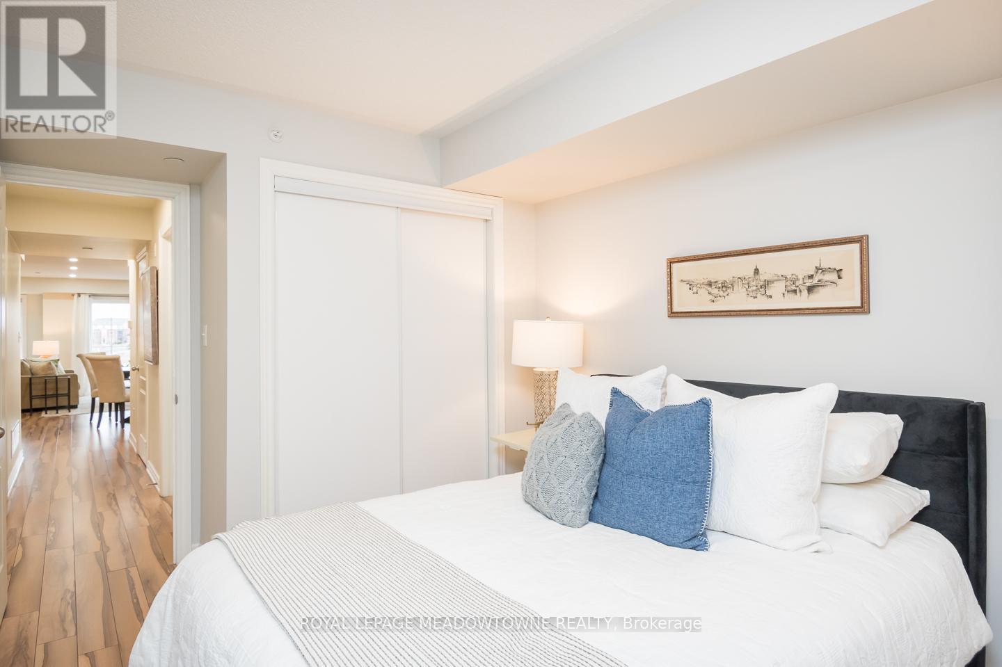 












10 - 51 HAYS BOULEVARD

,
Oakville,




Ontario
L6H0J1

