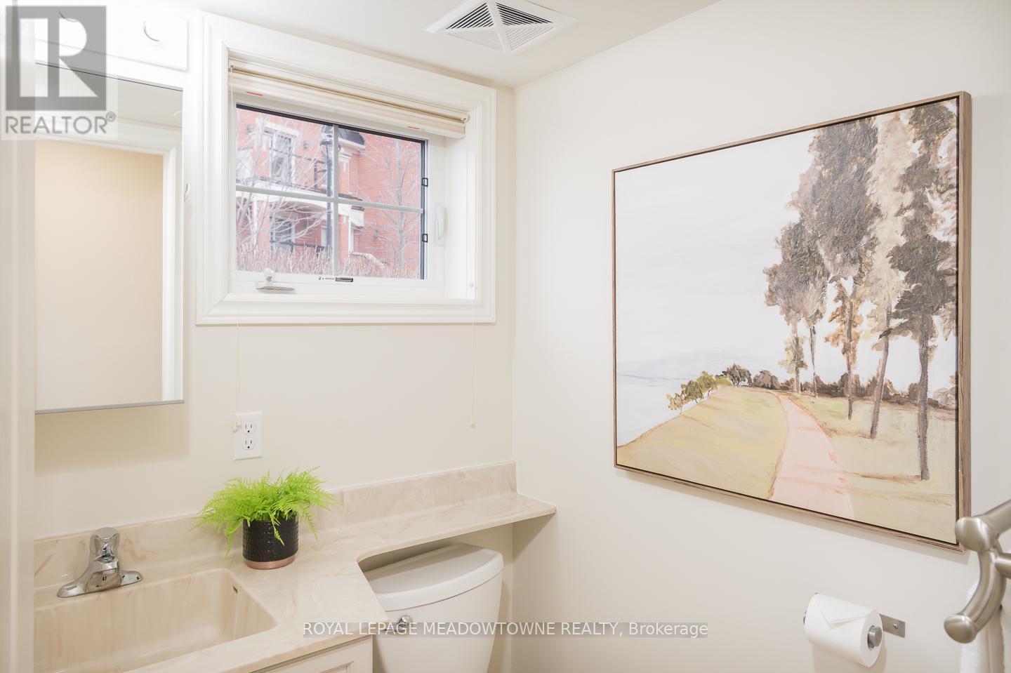 












10 - 51 HAYS BOULEVARD

,
Oakville,




Ontario
L6H0J1

