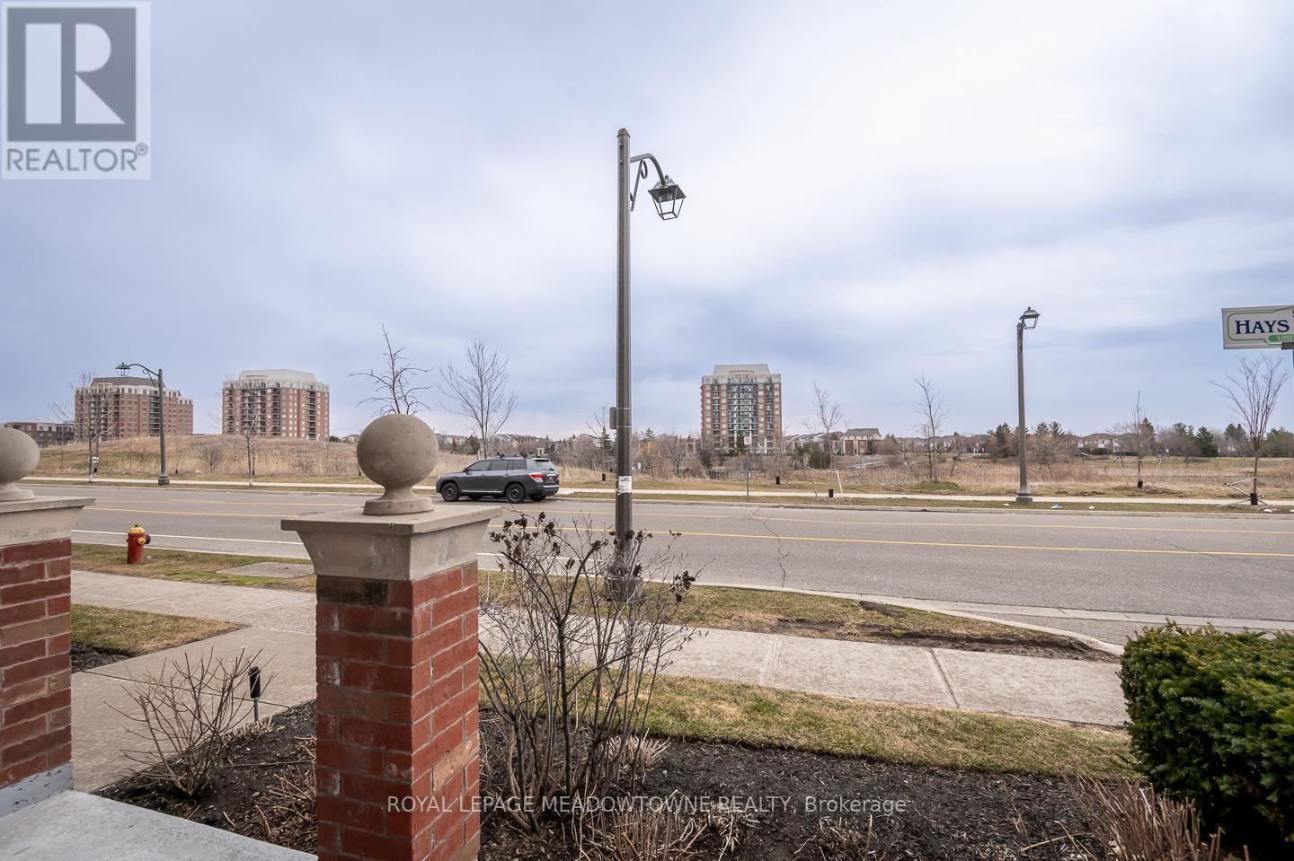 












10 - 51 HAYS BOULEVARD

,
Oakville,




Ontario
L6H0J1

