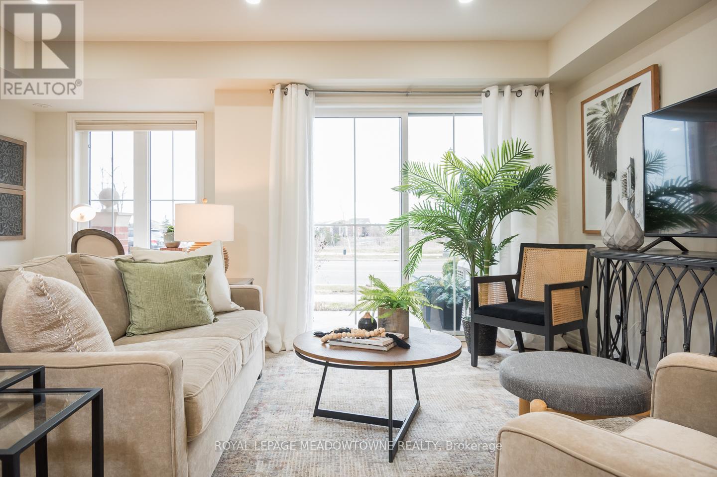 












10 - 51 HAYS BOULEVARD

,
Oakville,




Ontario
L6H0J1

