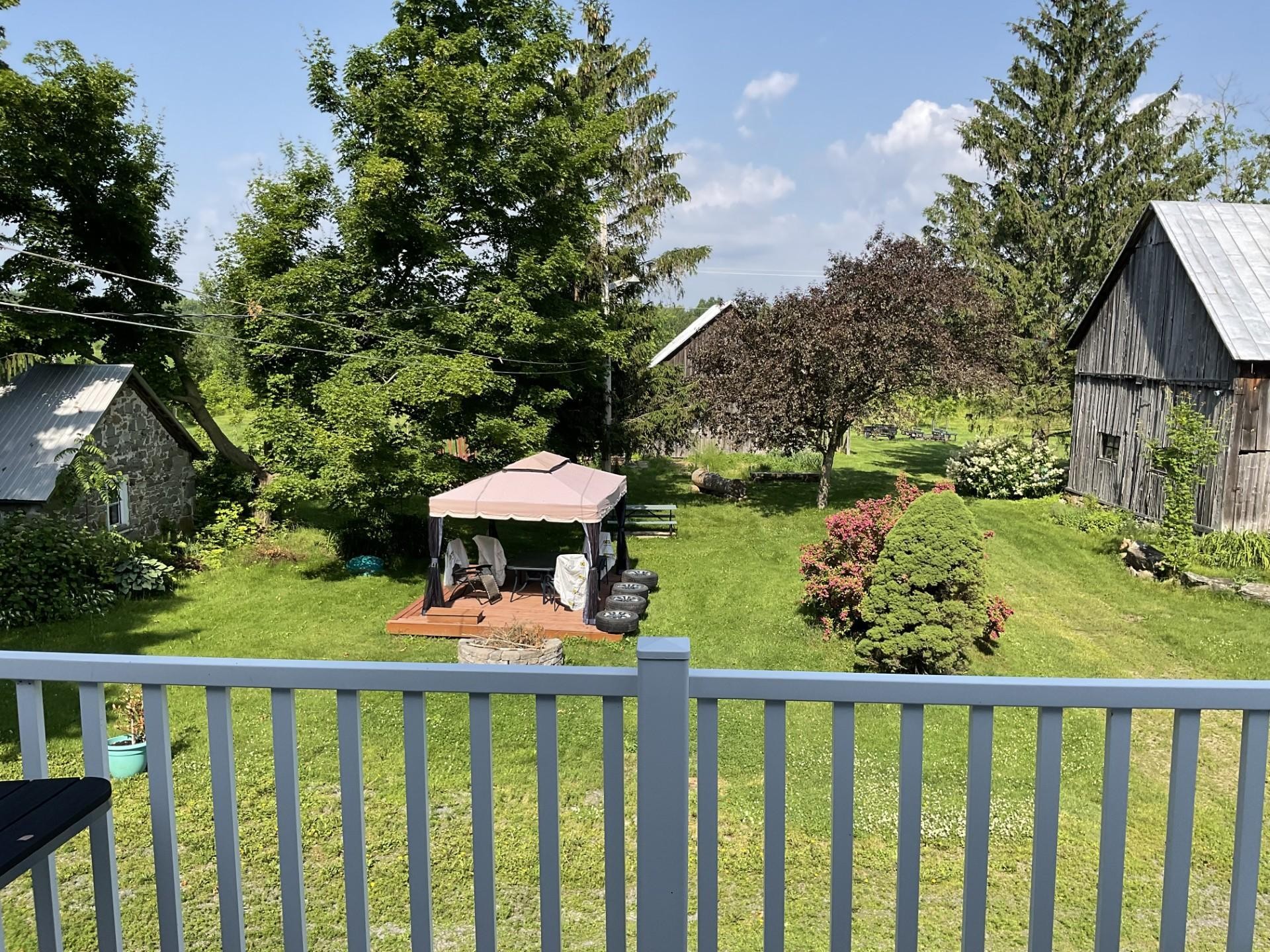 









203Z


Route 221 S.

,
Lacolle,







QC
J0J1J0

