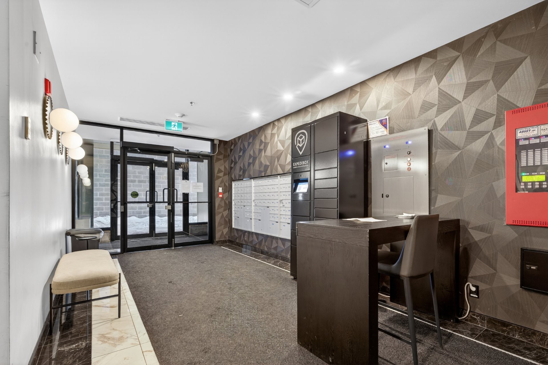 









1


Av. Viger O.

, 407,
Montréal (Ville-Marie),




QC
H2Z1E6

