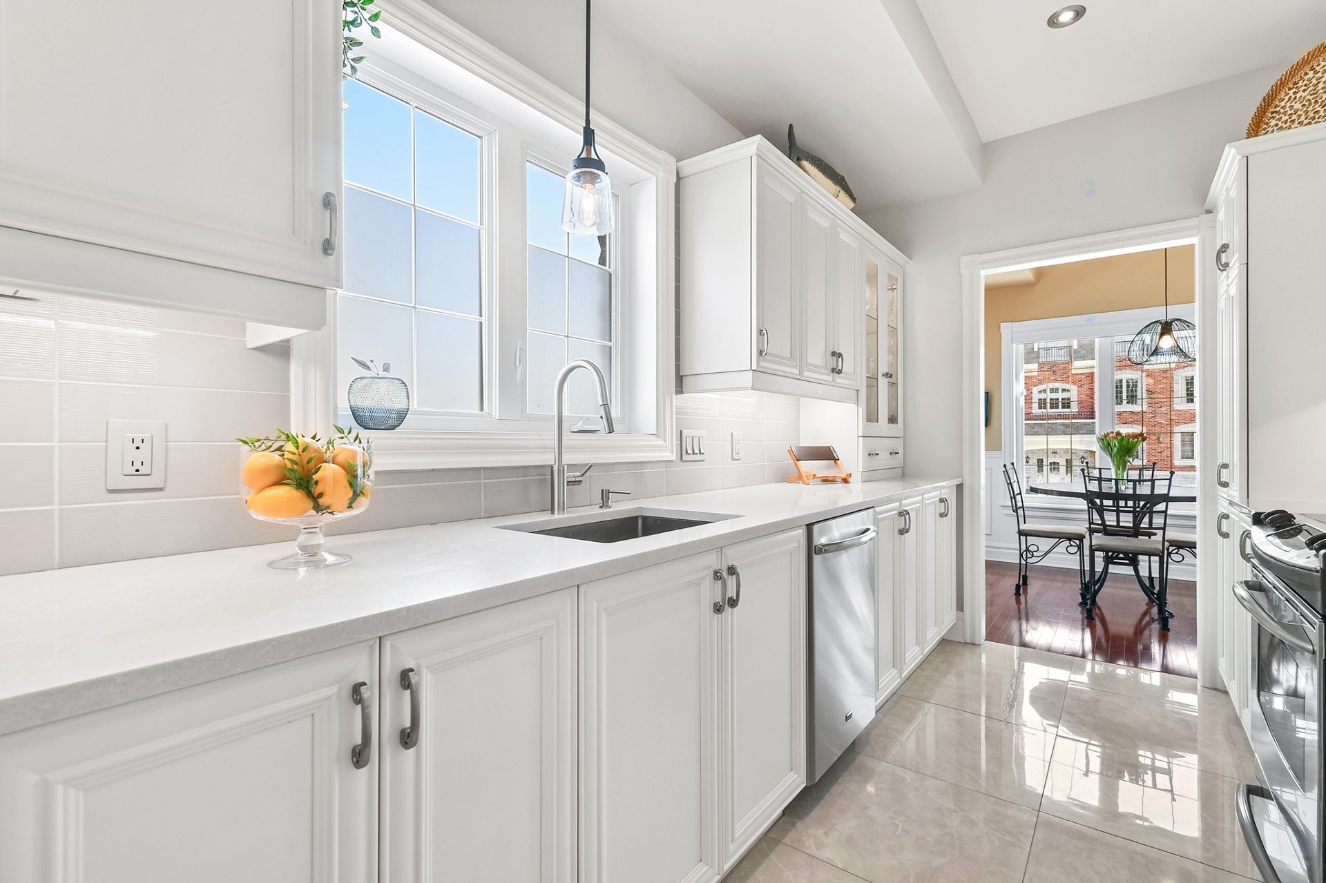 









530


Rue Jacques-Lavigne

,
Sainte-Thérèse,




QC
J7E5W5

