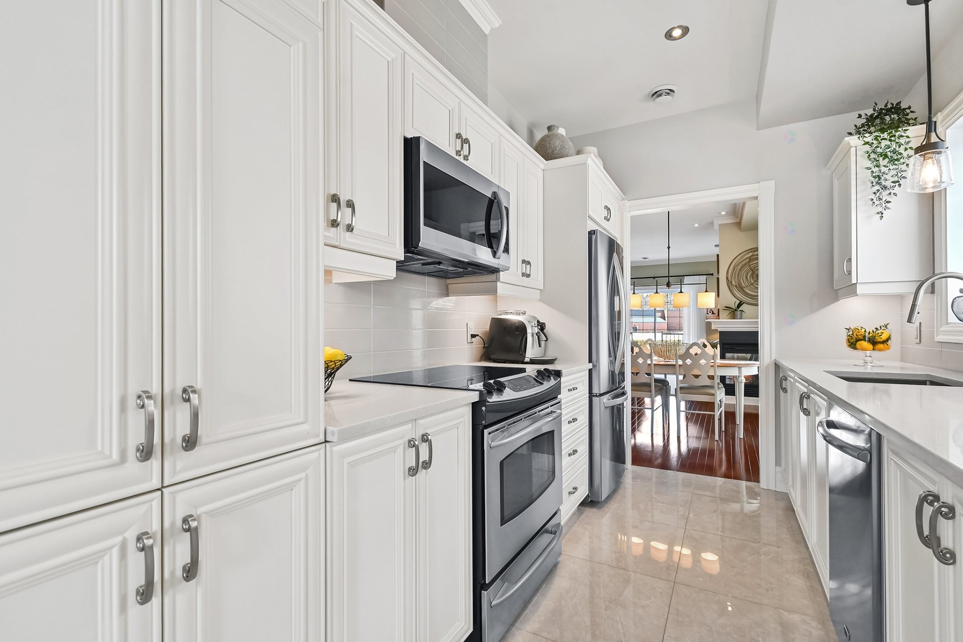 









530


Rue Jacques-Lavigne

,
Sainte-Thérèse,




QC
J7E5W5

