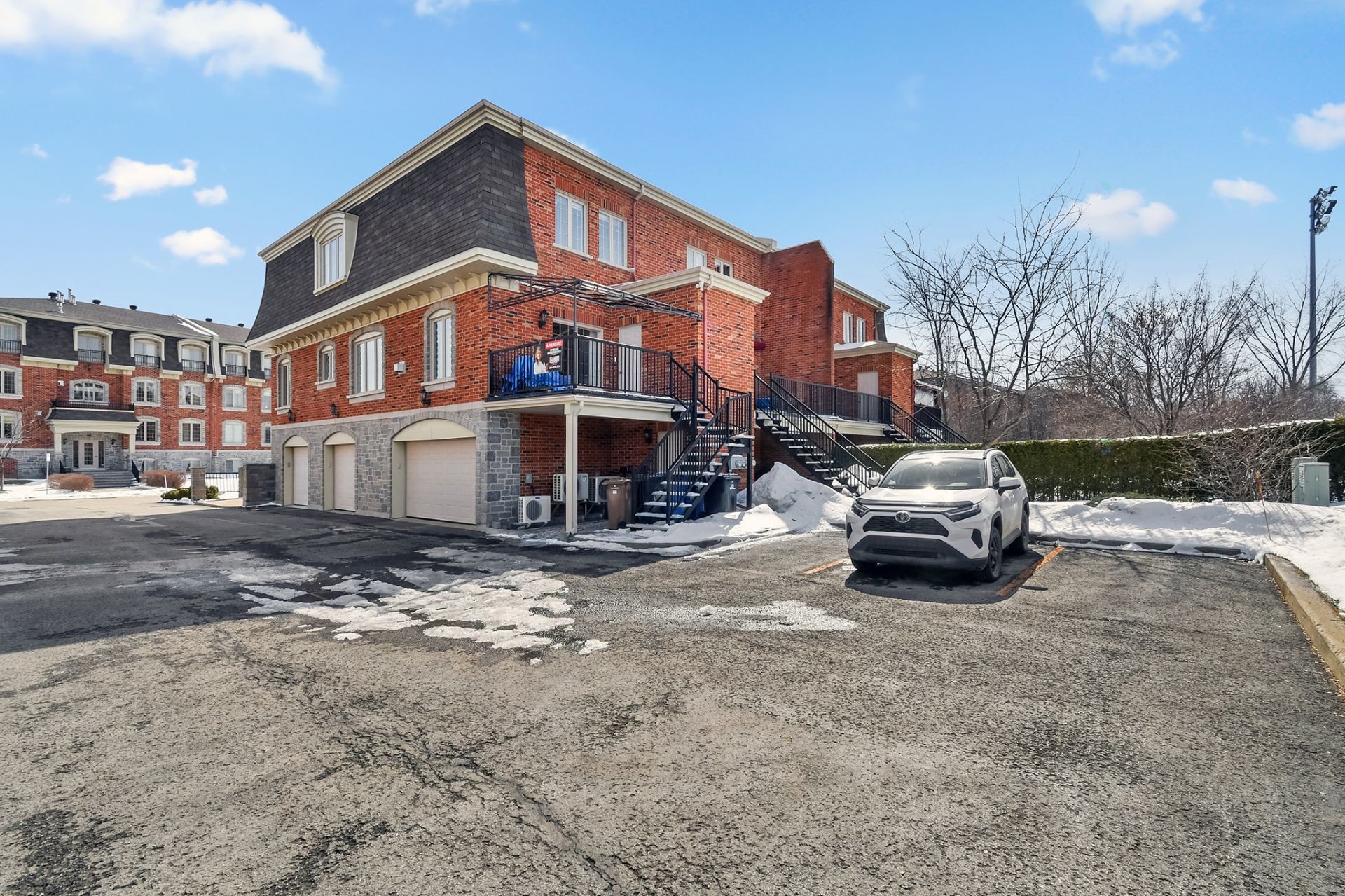 









530


Rue Jacques-Lavigne

,
Sainte-Thérèse,




QC
J7E5W5

