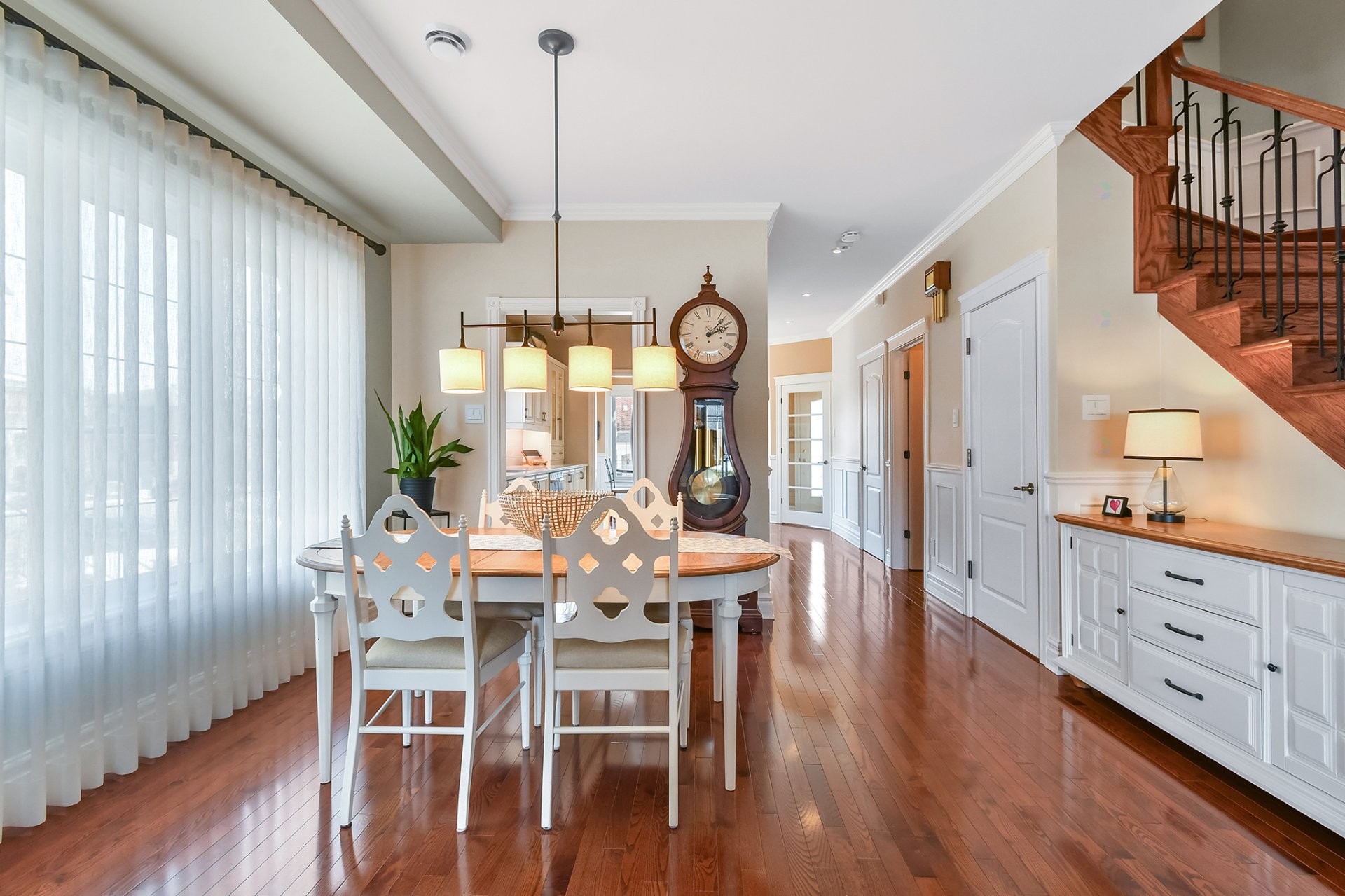 









530


Rue Jacques-Lavigne

,
Sainte-Thérèse,




QC
J7E5W5

