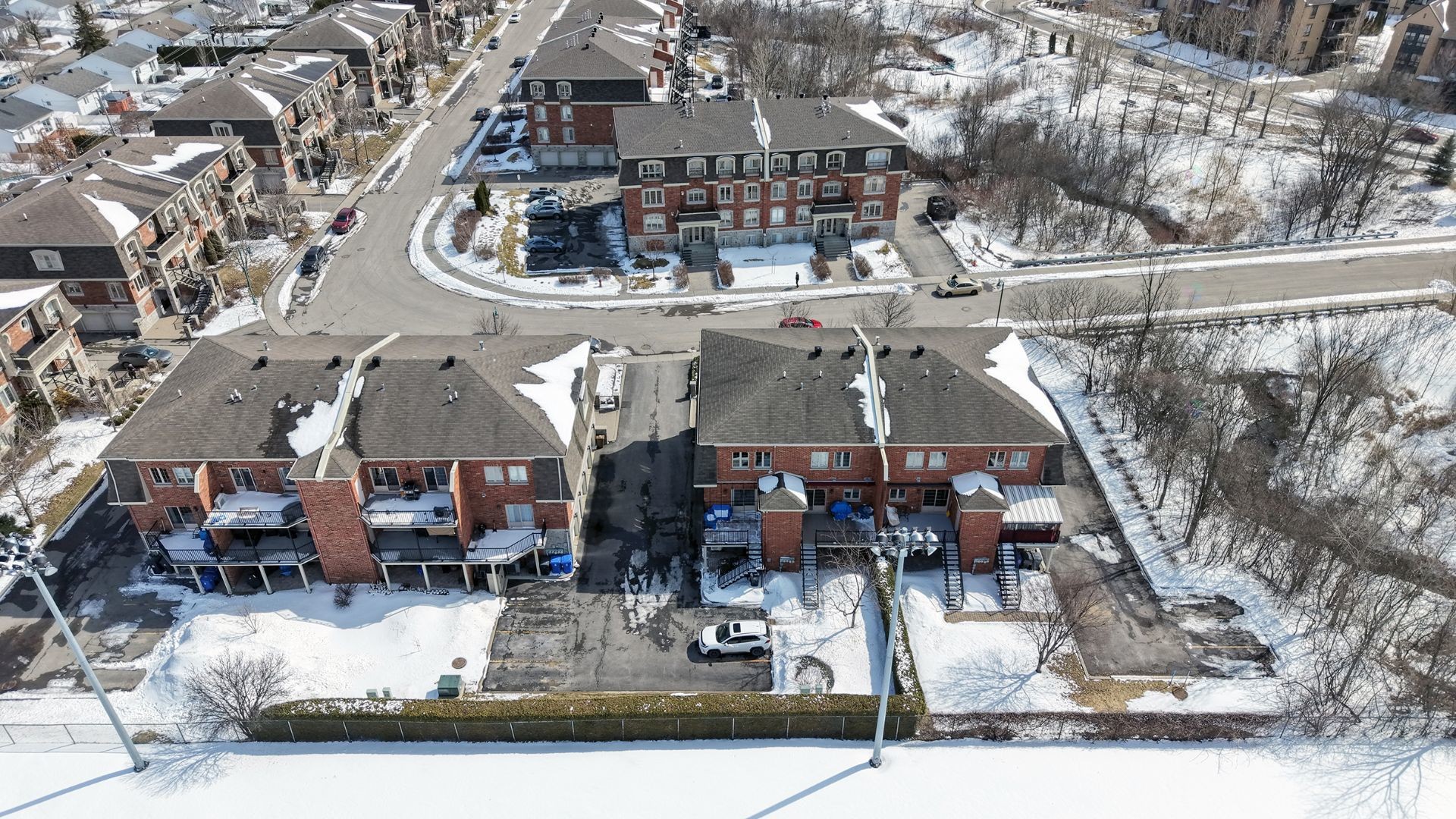 









530


Rue Jacques-Lavigne

,
Sainte-Thérèse,




QC
J7E5W5

