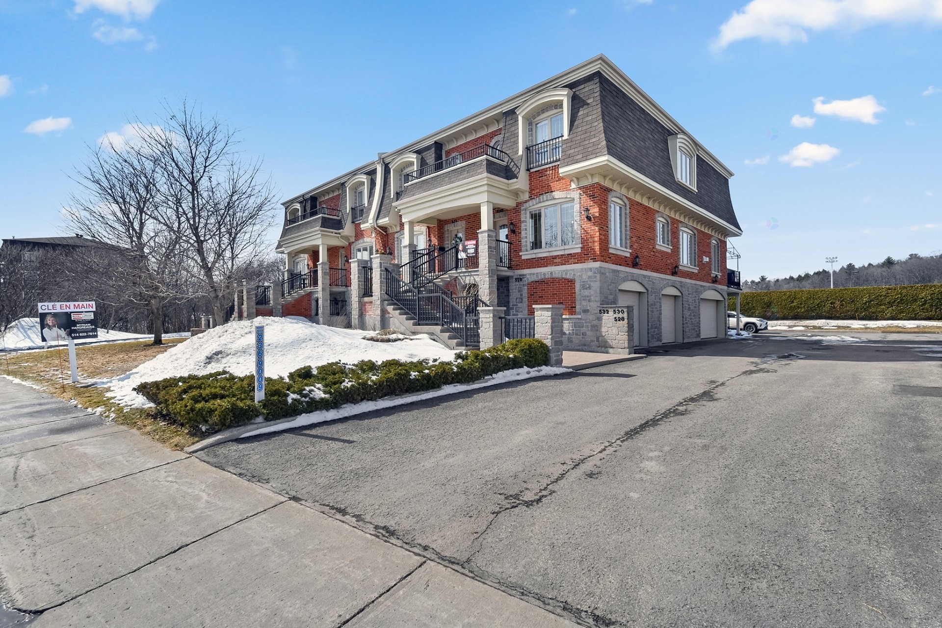 









530


Rue Jacques-Lavigne

,
Sainte-Thérèse,




QC
J7E5W5

