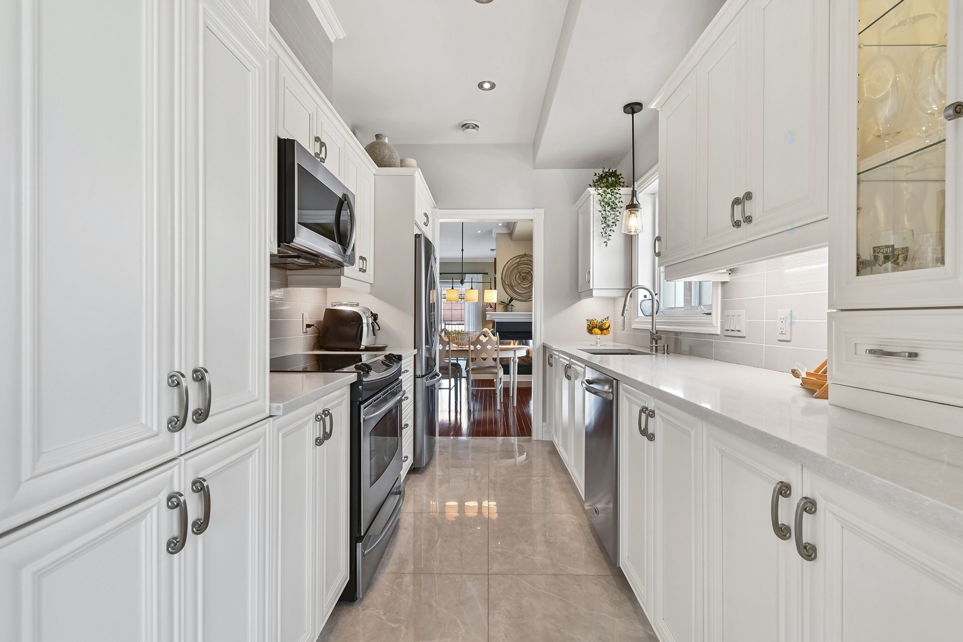 









530


Rue Jacques-Lavigne

,
Sainte-Thérèse,




QC
J7E5W5

