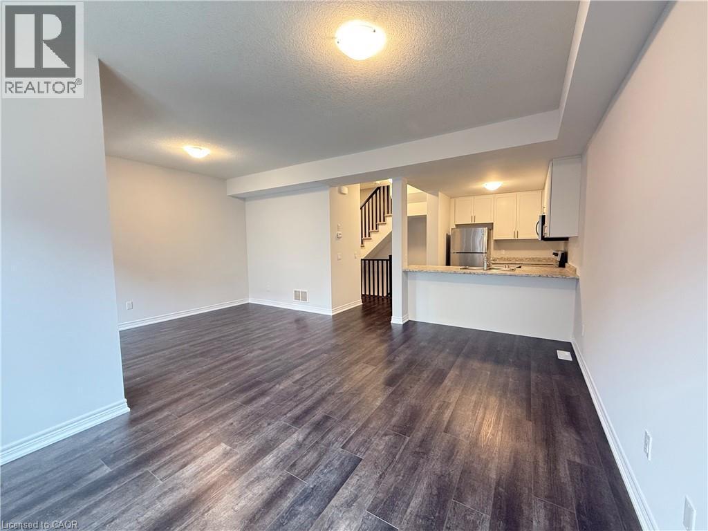 












19 PICARDY Drive Unit# 35

,
Hamilton,




Ontario
L8J0M7

