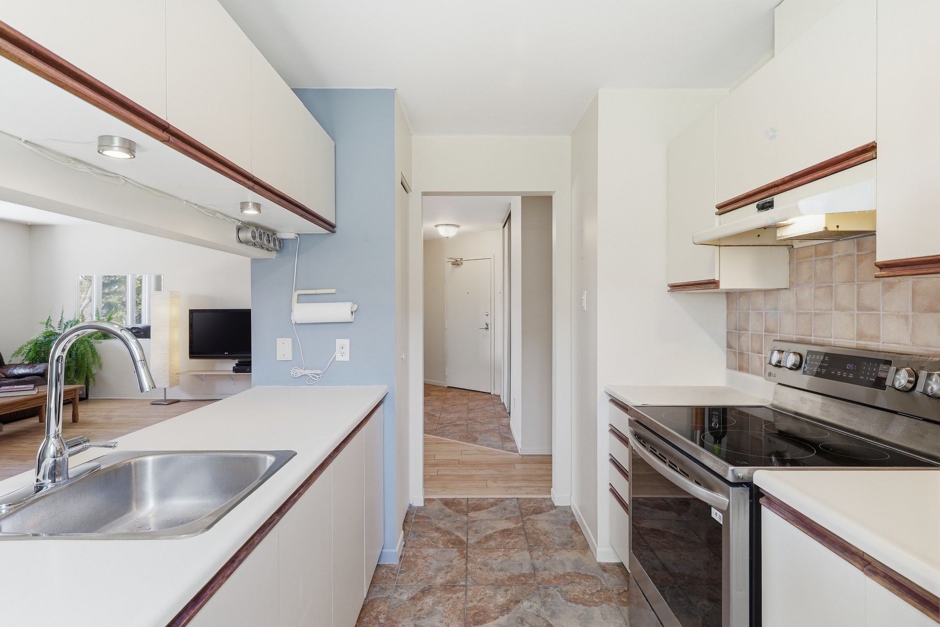 









2630


Rue Bellerose

, 5,
Longueuil (Le Vieux-Longueuil),




QC
J3E1K4

