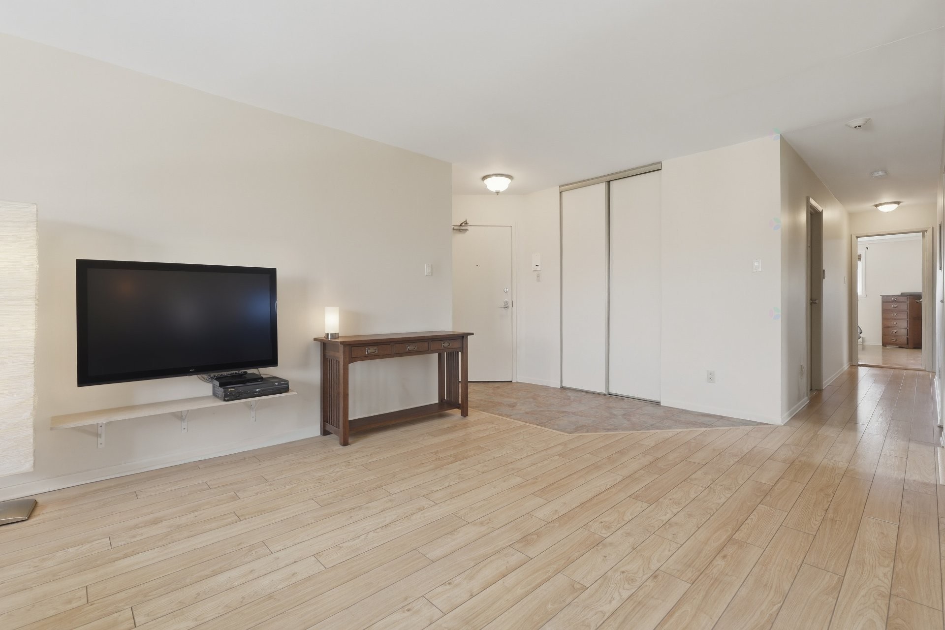 









2630


Rue Bellerose

, 5,
Longueuil (Le Vieux-Longueuil),




QC
J3E1K4

