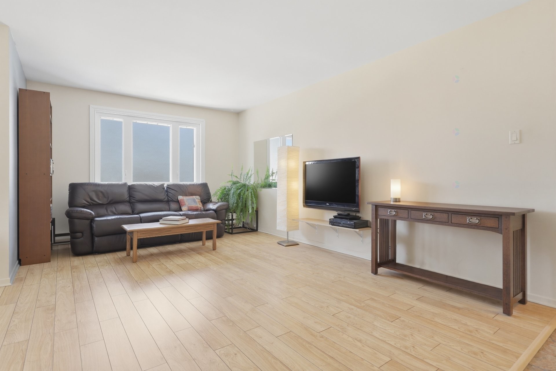 









2630


Rue Bellerose

, 5,
Longueuil (Le Vieux-Longueuil),




QC
J3E1K4

