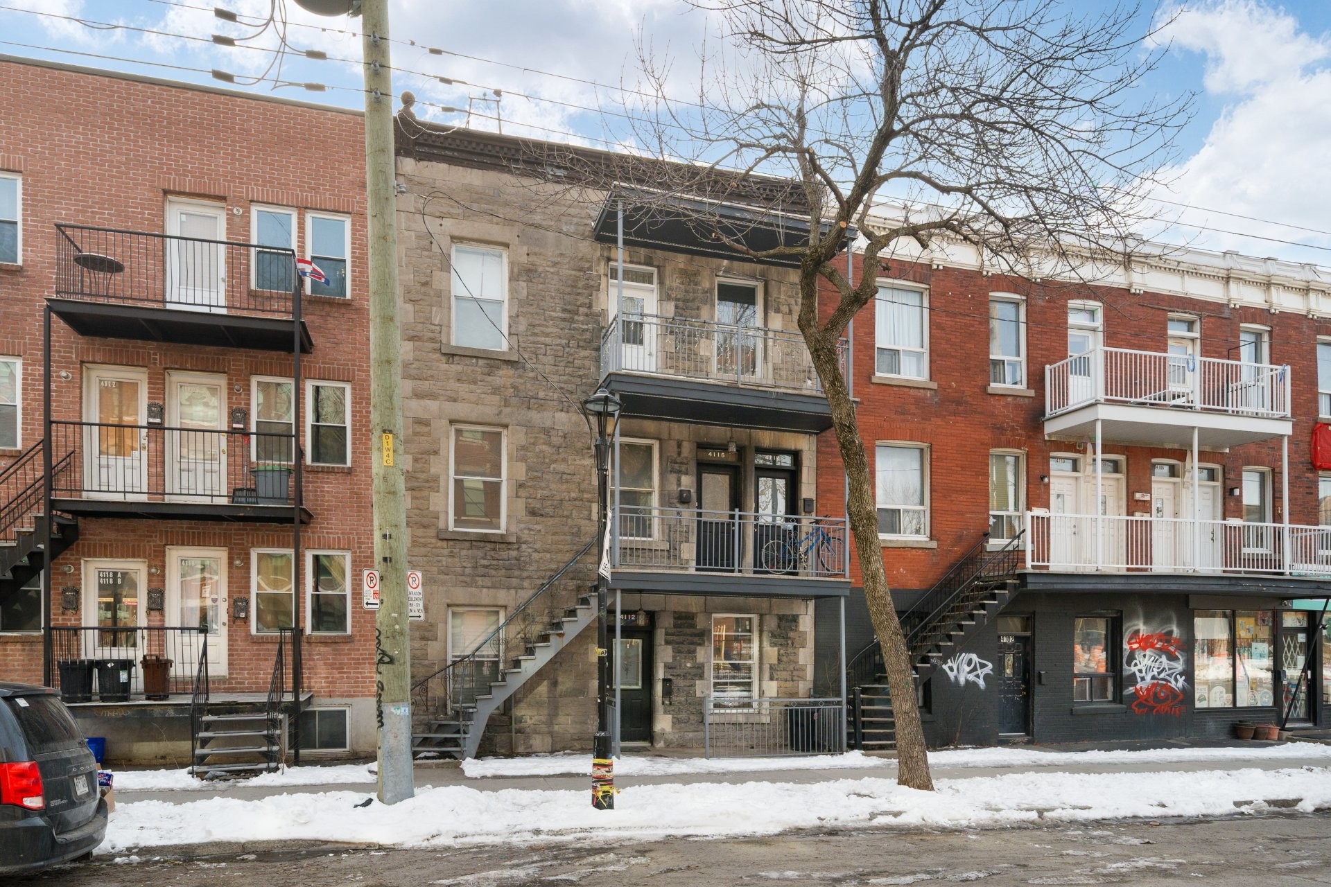 









4112

 - 4116


Rue Adam

,
Montréal (Mercier/Hochelaga-Maisonneuve),




QC
H1V1S7

