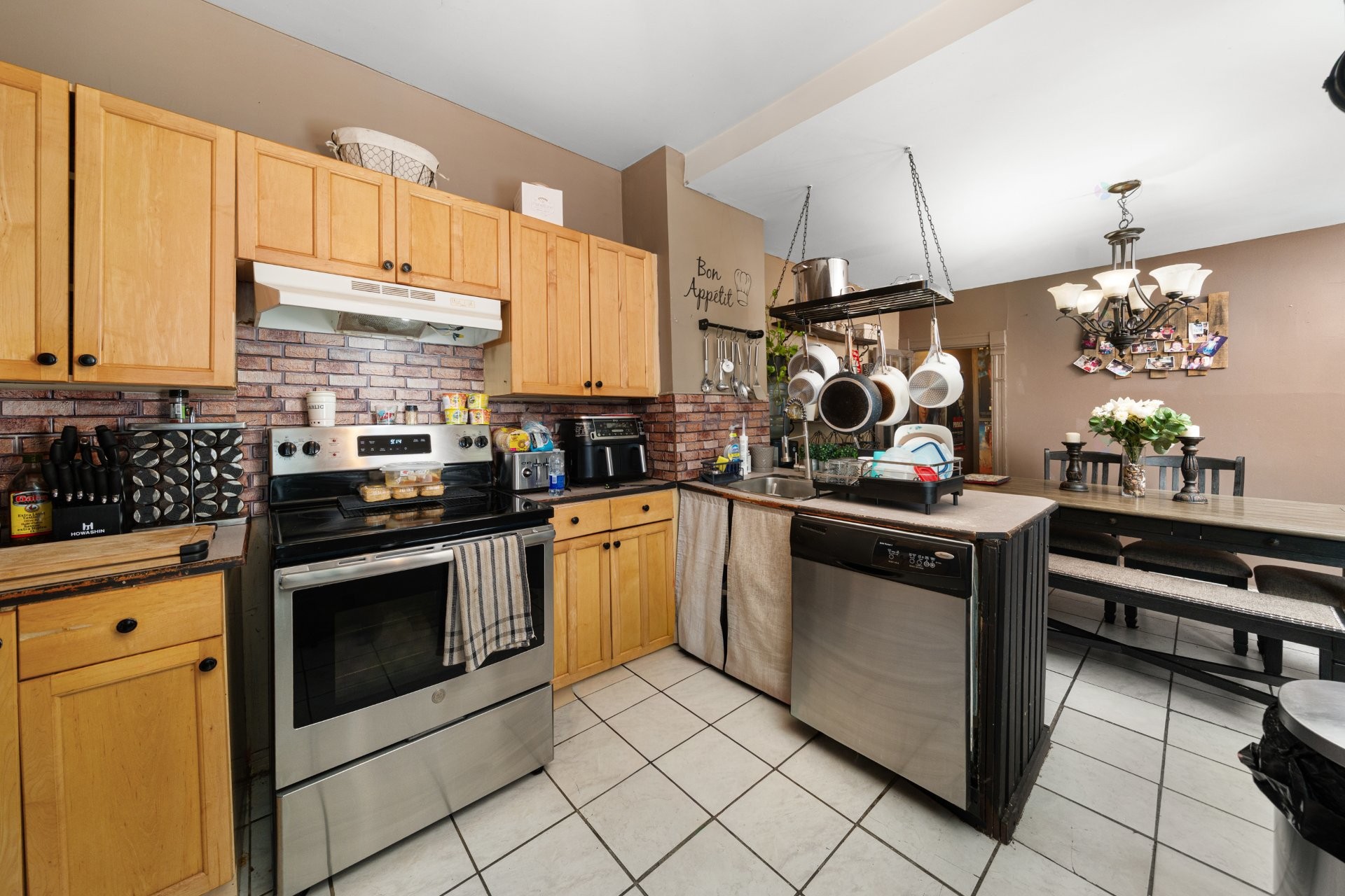 









4112

 - 4116


Rue Adam

,
Montréal (Mercier/Hochelaga-Maisonneuve),




QC
H1V1S7

