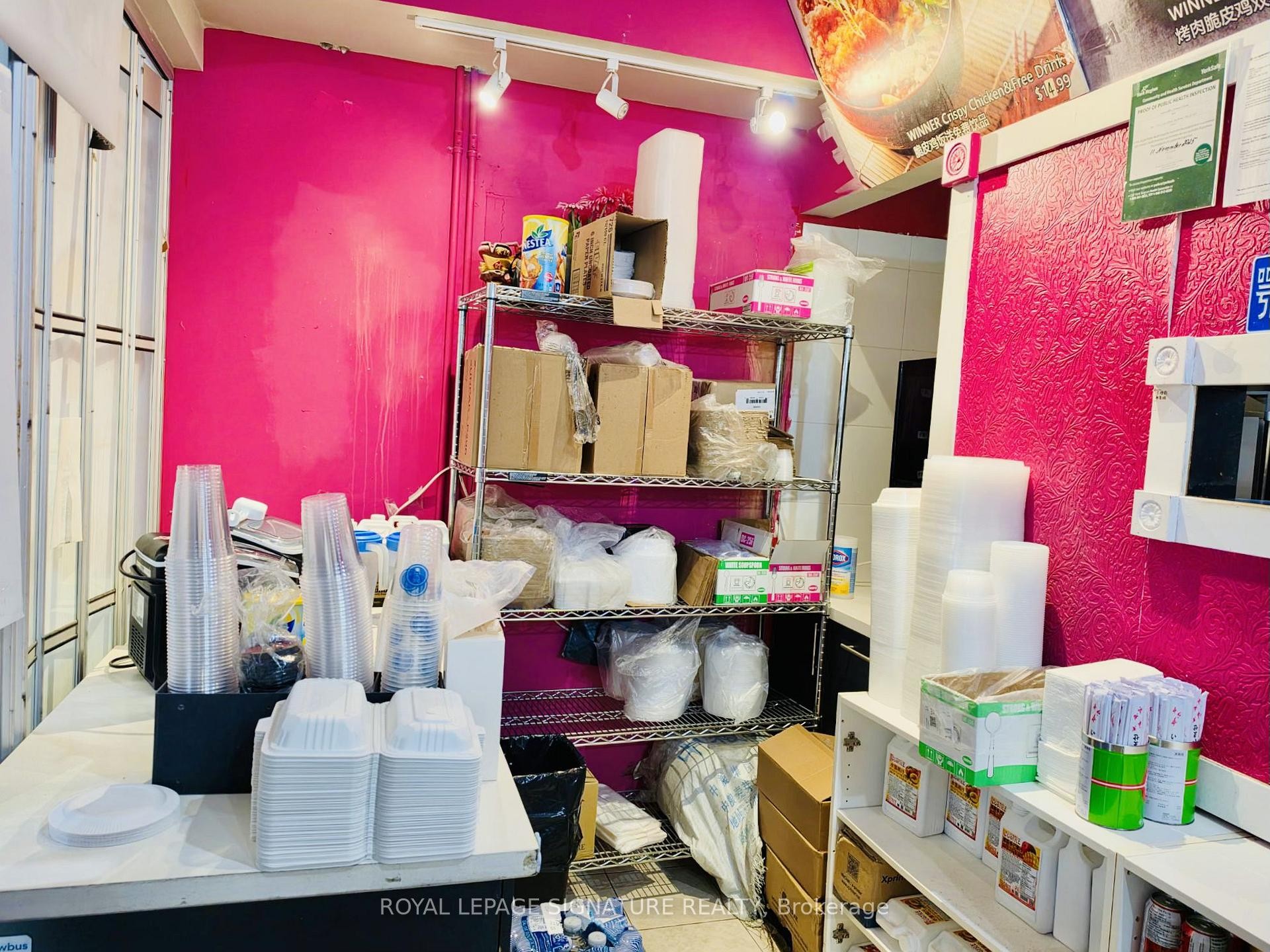 









7181


Yonge

Street, 299,
Markham,




ON
L3T 0C7

