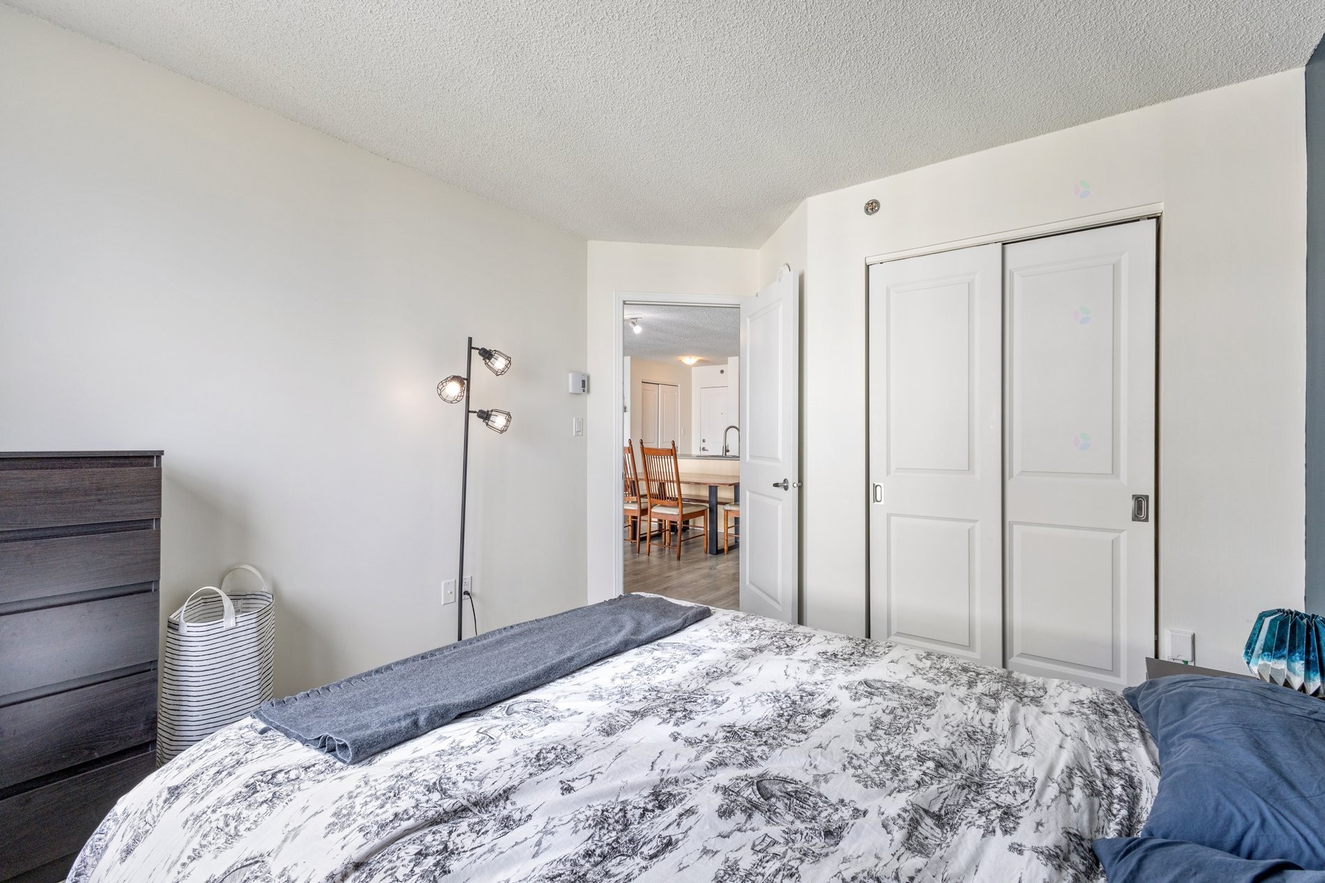 









1280


Rue St-Jacques

, 1406,
Montréal (Ville-Marie),




QC
H3C0G1

