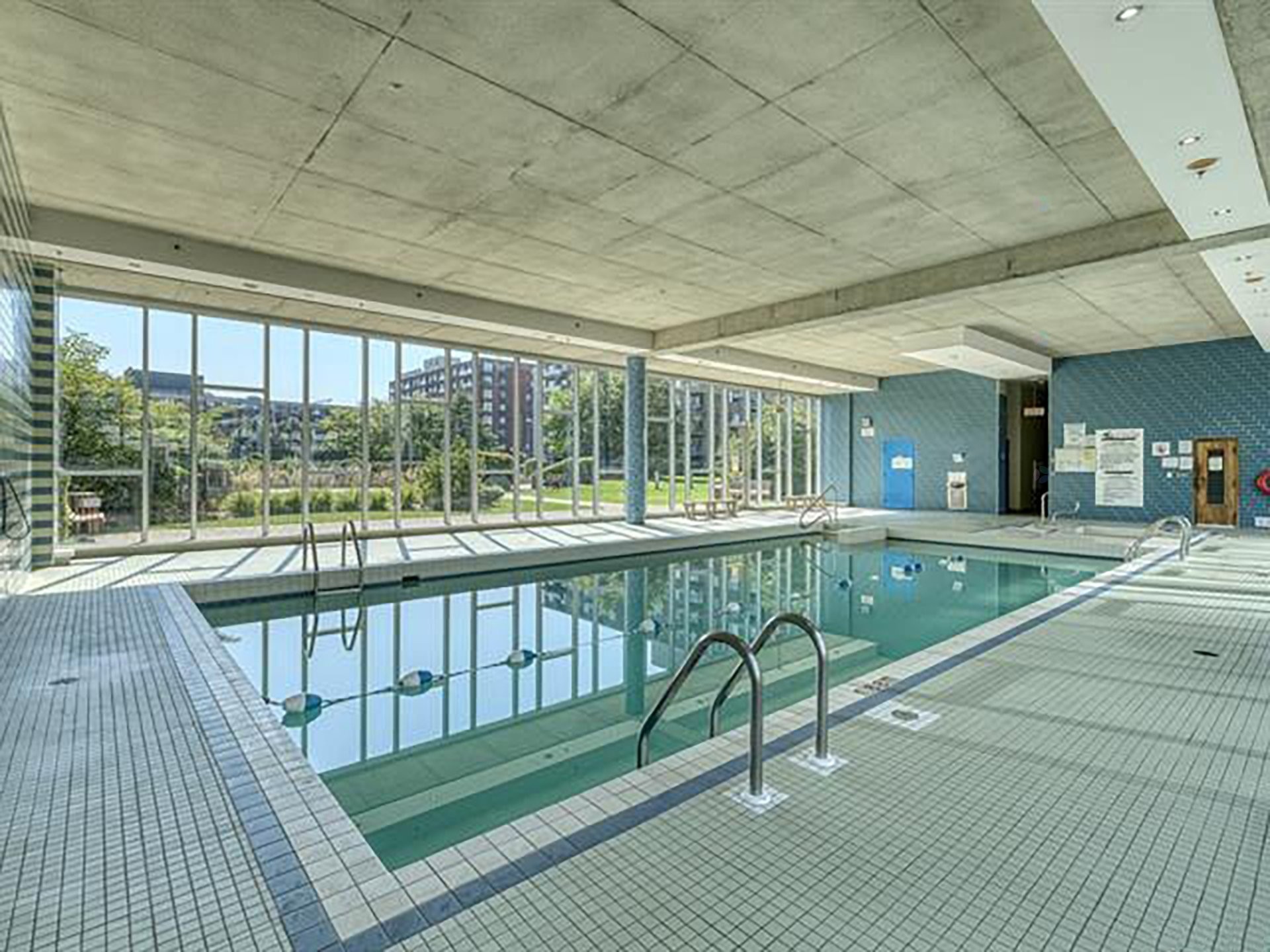 









1280


Rue St-Jacques

, 1406,
Montréal (Ville-Marie),




QC
H3C0G1

