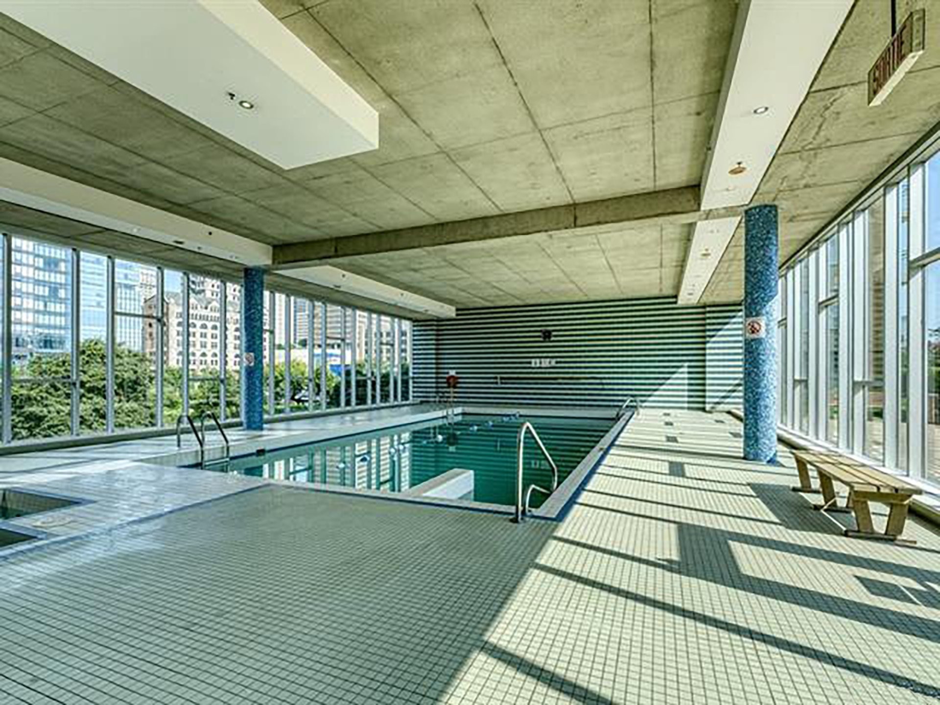 









1280


Rue St-Jacques

, 1406,
Montréal (Ville-Marie),




QC
H3C0G1

