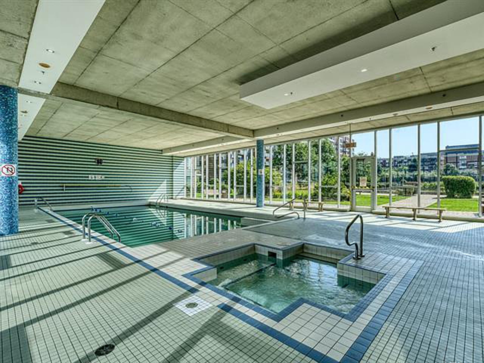 









1280


Rue St-Jacques

, 1406,
Montréal (Ville-Marie),




QC
H3C0G1

