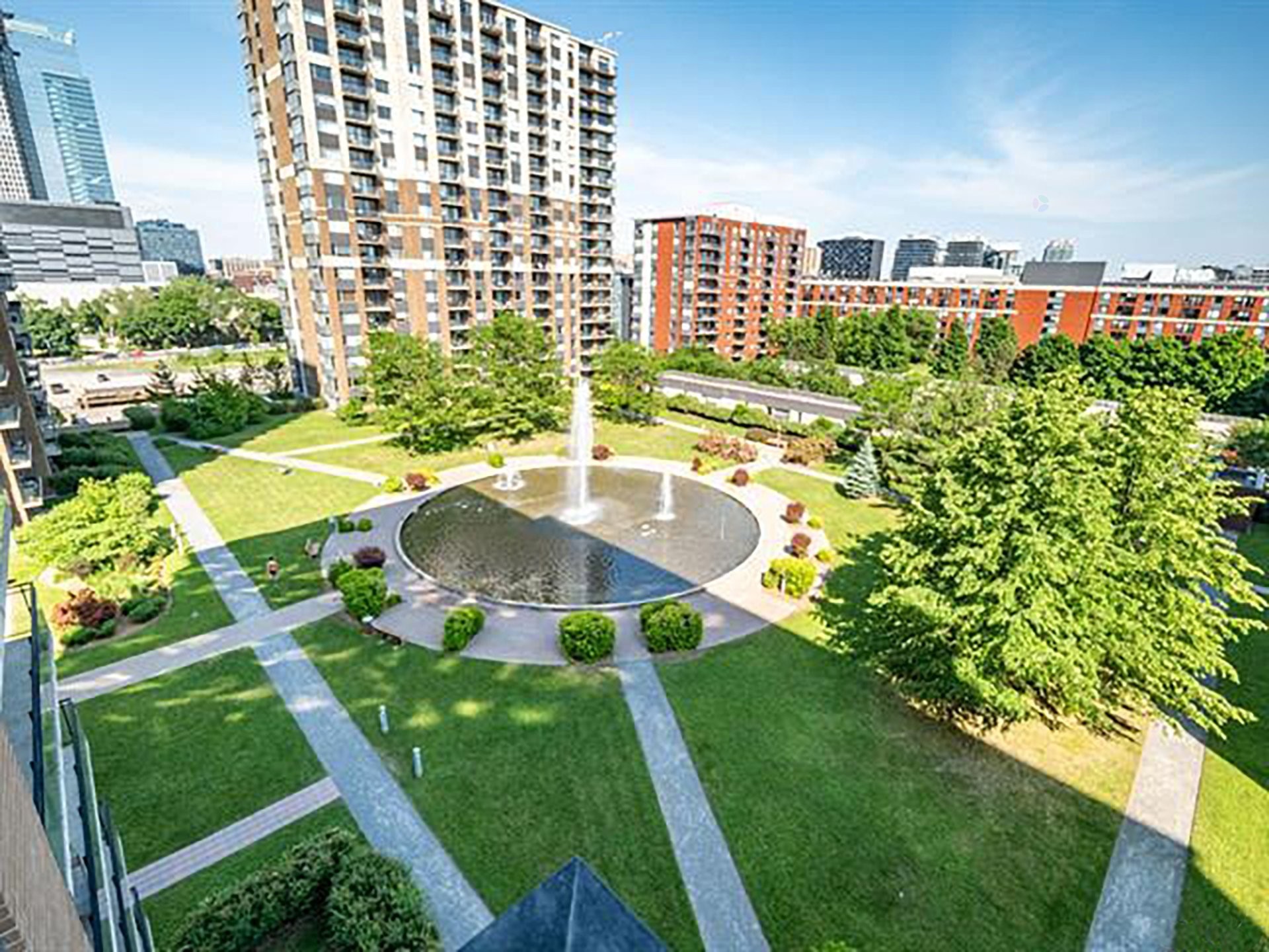 









1280


Rue St-Jacques

, 1406,
Montréal (Ville-Marie),




QC
H3C0G1

