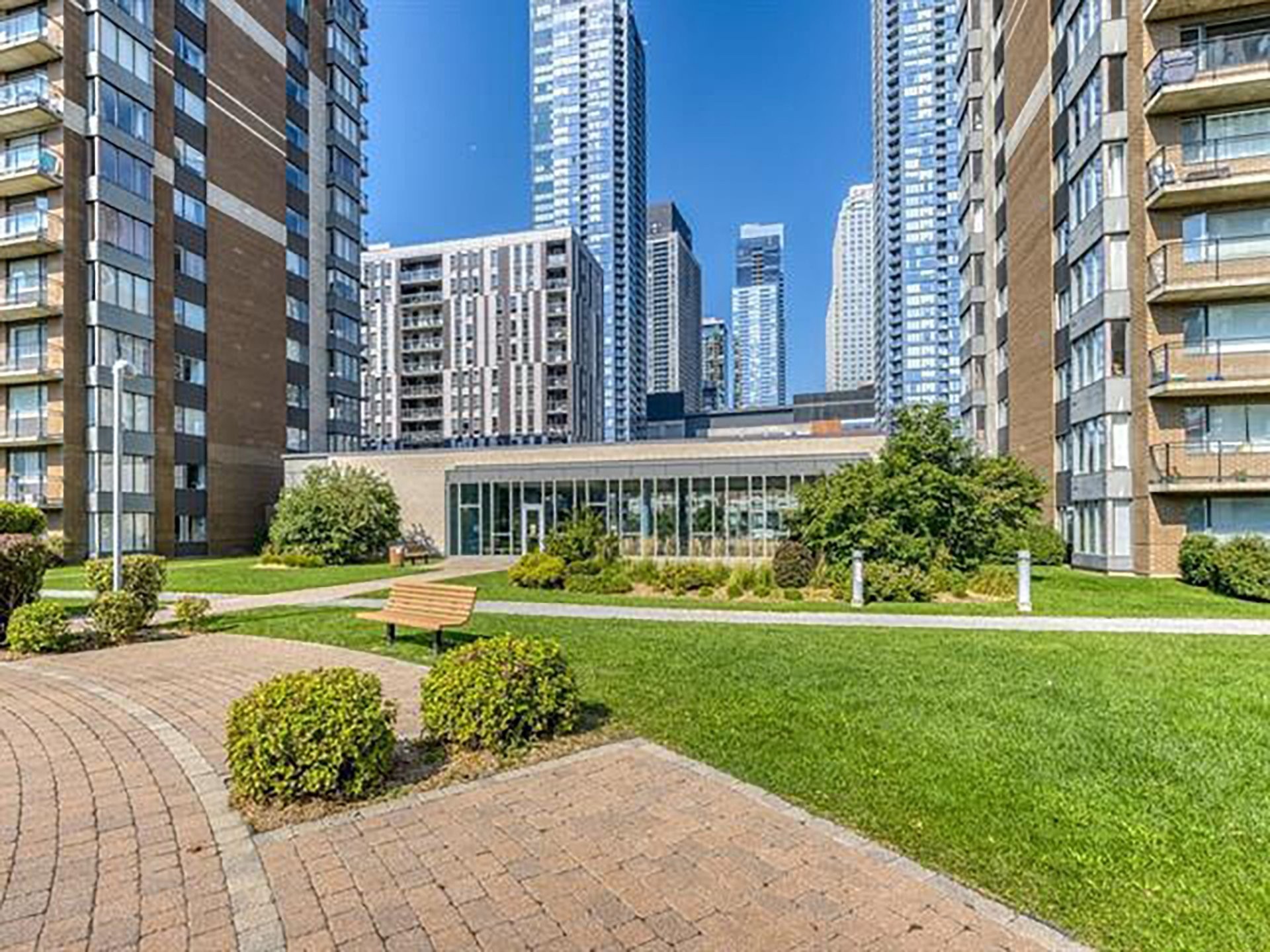 









1280


Rue St-Jacques

, 1406,
Montréal (Ville-Marie),




QC
H3C0G1

