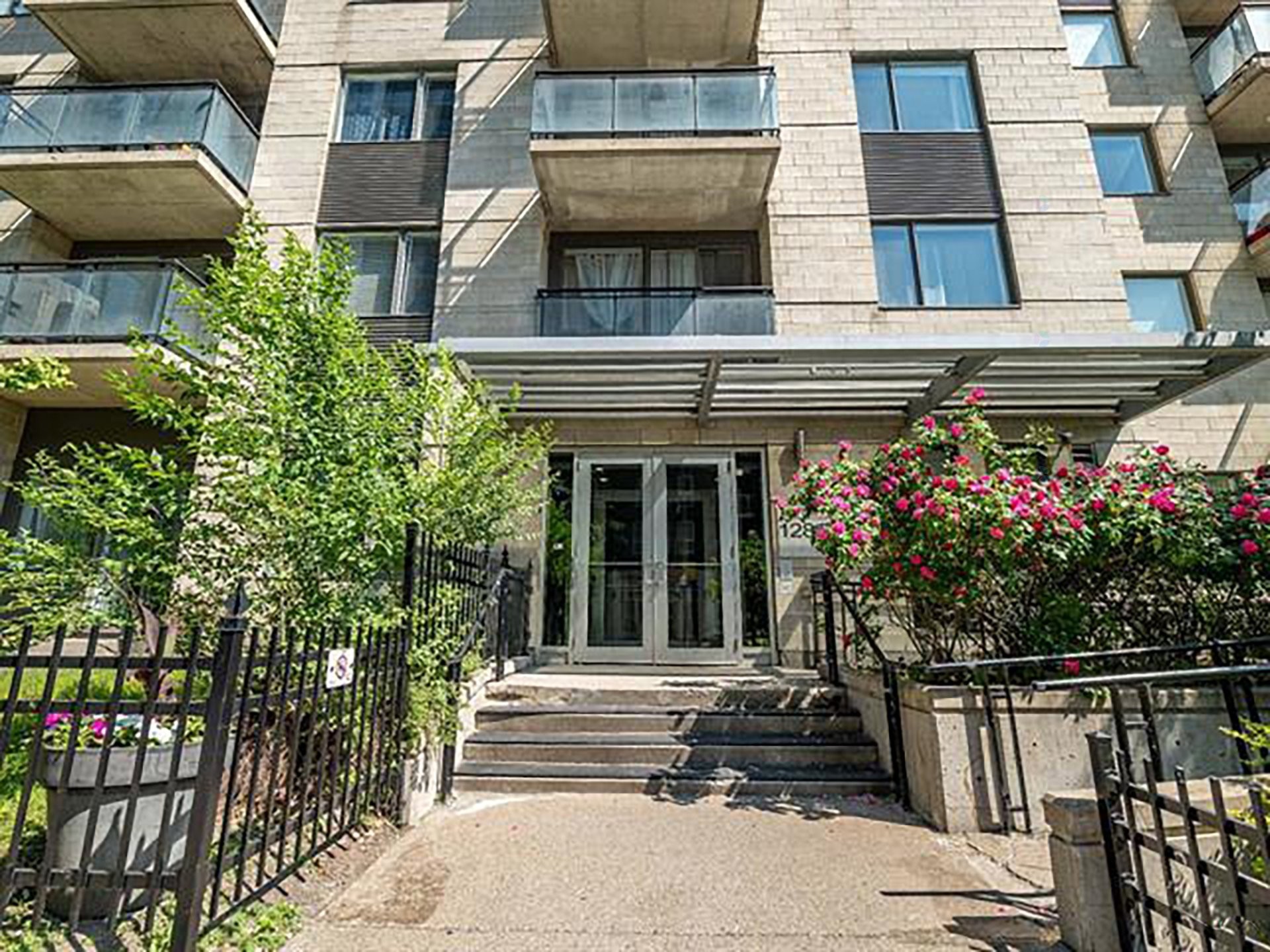 









1280


Rue St-Jacques

, 1406,
Montréal (Ville-Marie),




QC
H3C0G1

