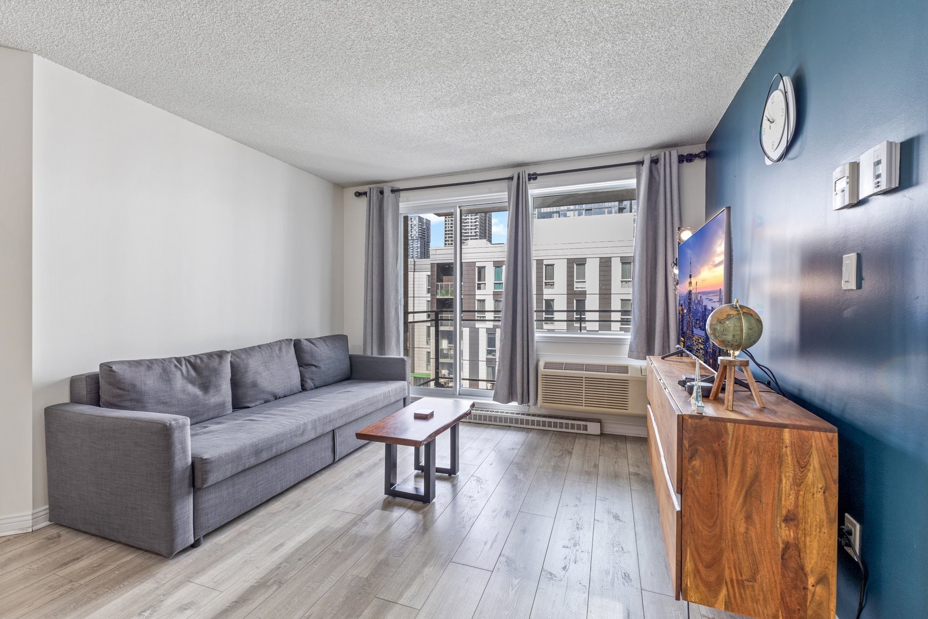 









1280


Rue St-Jacques

, 1406,
Montréal (Ville-Marie),




QC
H3C0G1

