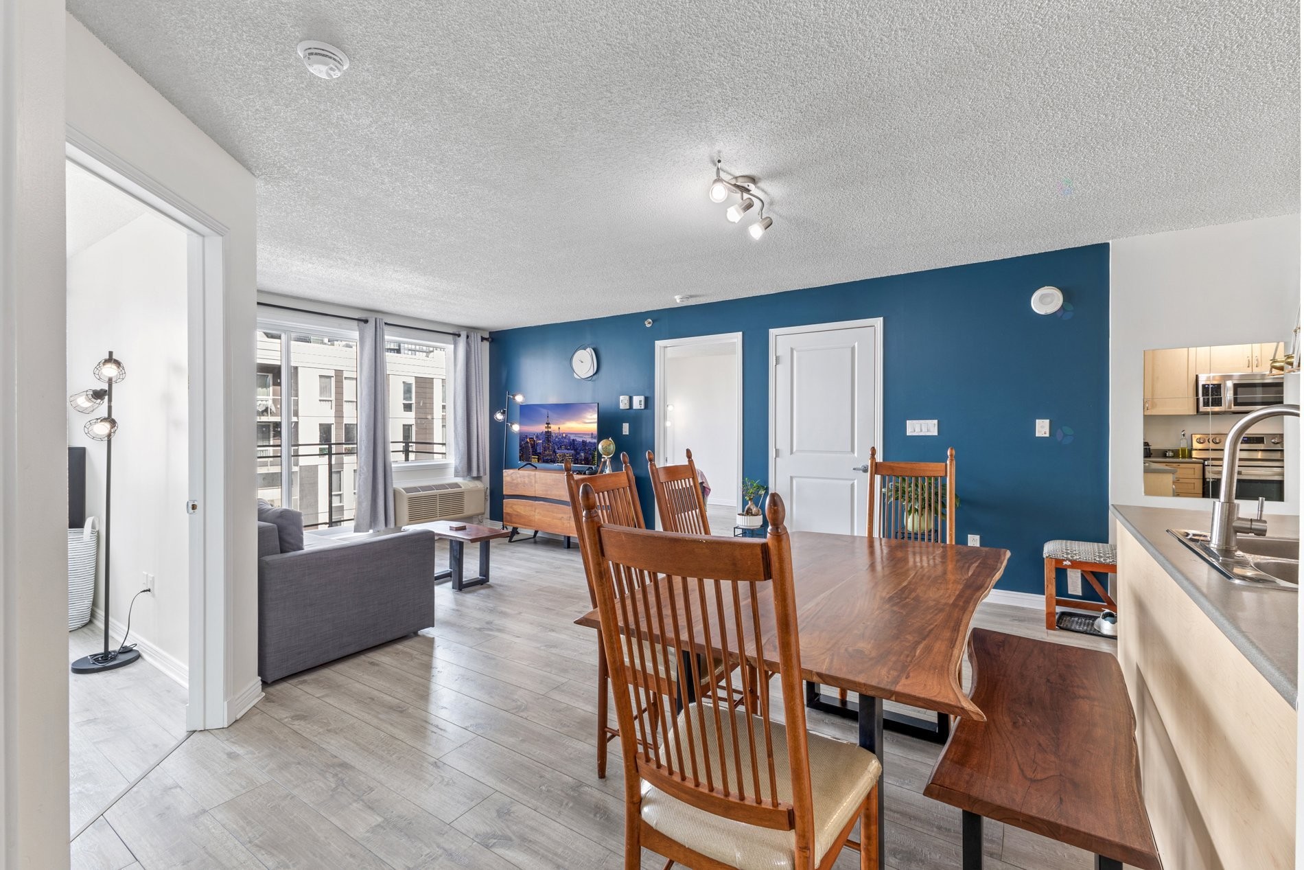 









1280


Rue St-Jacques

, 1406,
Montréal (Ville-Marie),




QC
H3C0G1

