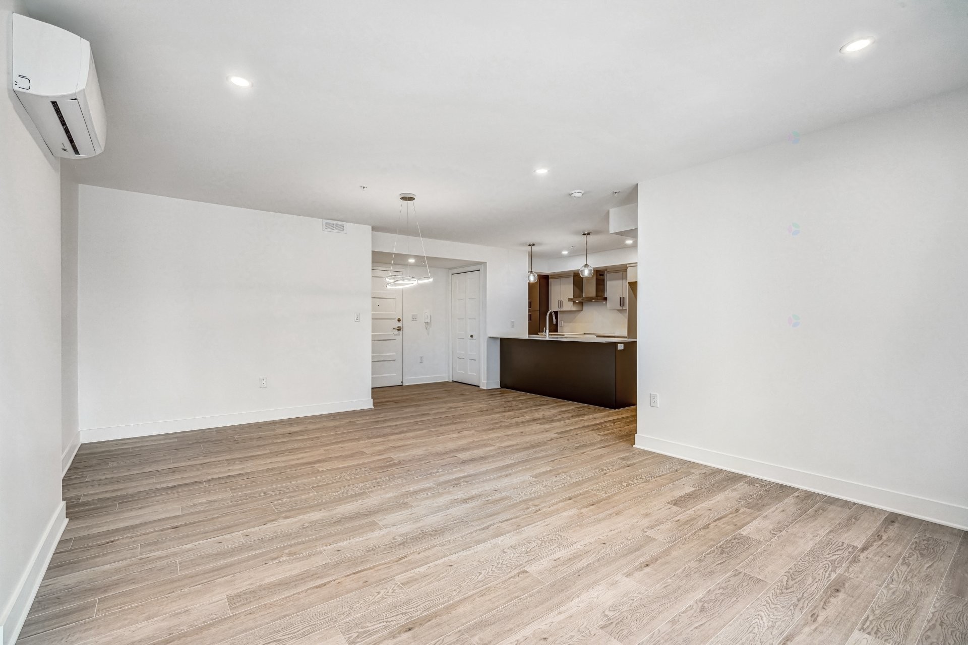 









689


Boul. St-Jean-Baptiste

, 102,
Mercier,




QC
J6R1G3

