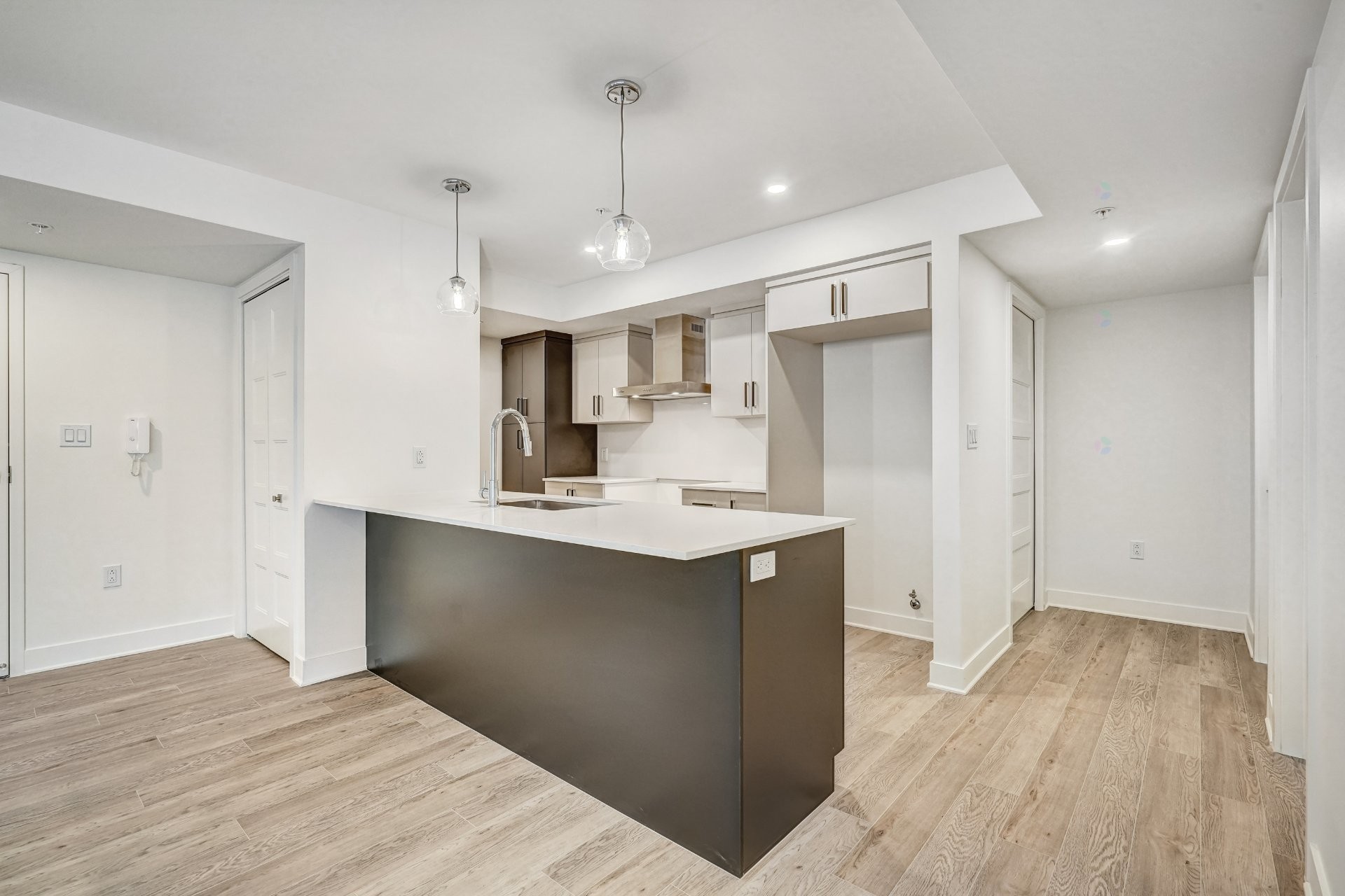 









689


Boul. St-Jean-Baptiste

, 102,
Mercier,




QC
J6R1G3

