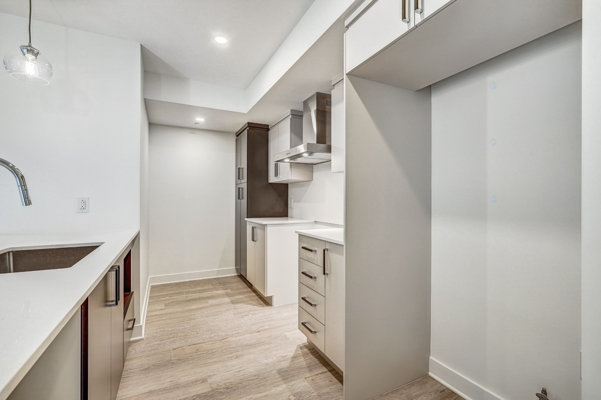 









689


Boul. St-Jean-Baptiste

, 102,
Mercier,




QC
J6R1G3

