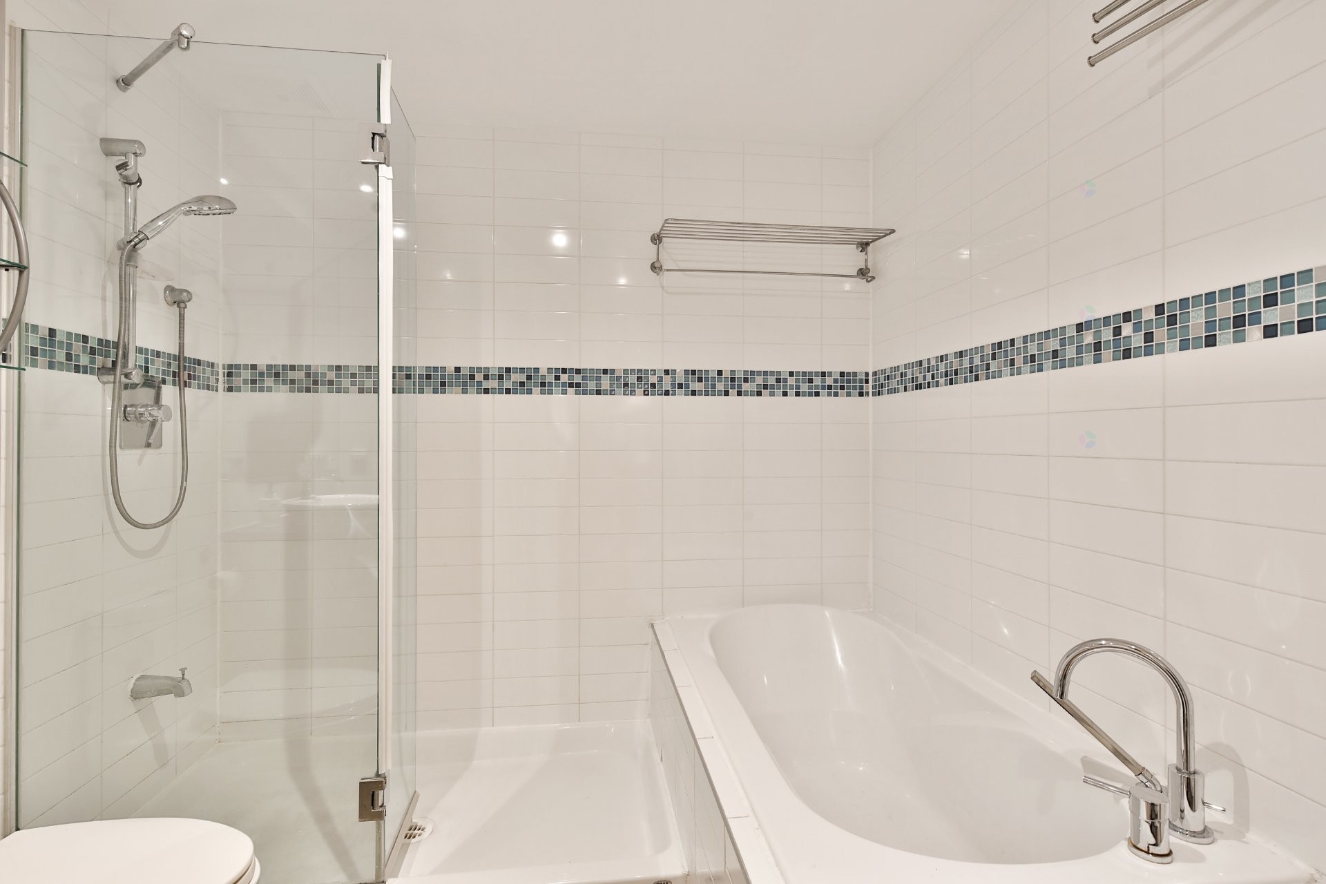 









375


Boul. Décarie

, 305,
Montréal (Saint-Laurent),




QC
H4L0B4

