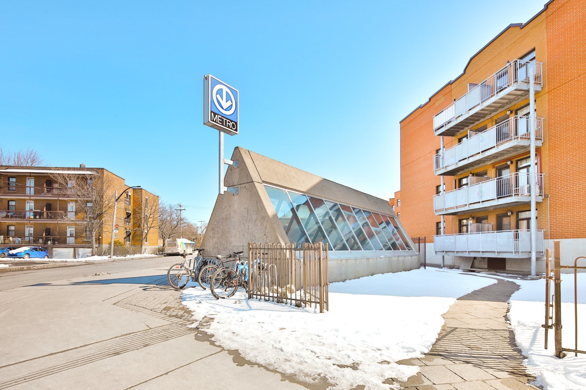 









375


Boul. Décarie

, 305,
Montréal (Saint-Laurent),




QC
H4L0B4

