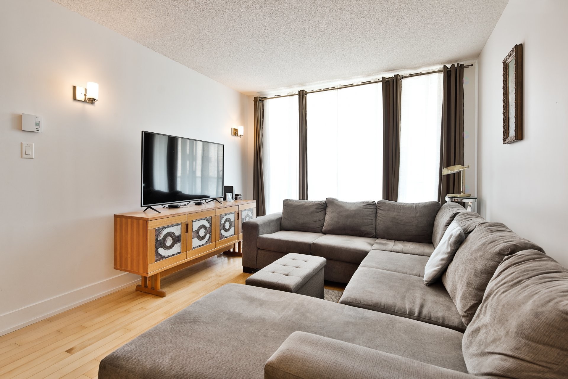 









375


Boul. Décarie

, 305,
Montréal (Saint-Laurent),




QC
H4L0B4

