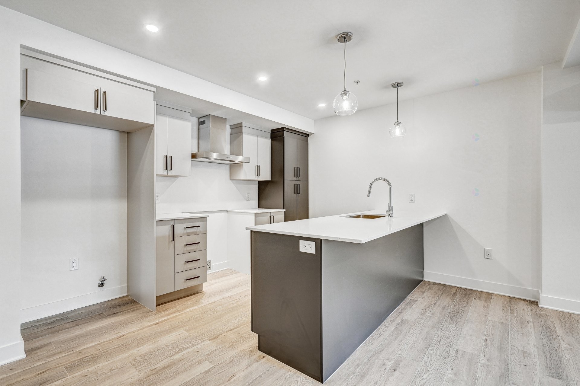 









689


Boul. St-Jean-Baptiste

, 110,
Mercier,




QC
J6R1G3

