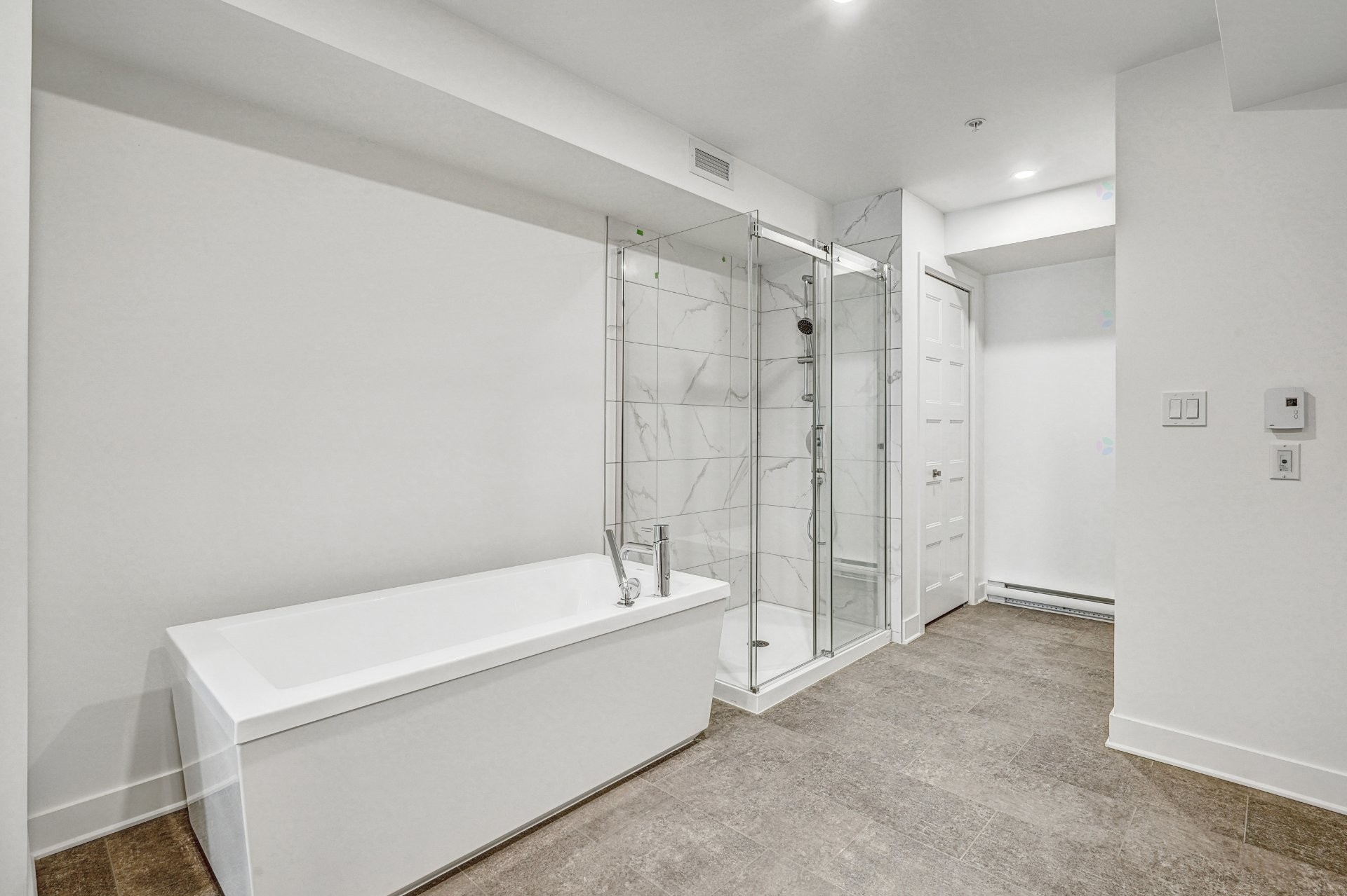 









689


Boul. St-Jean-Baptiste

, 110,
Mercier,




QC
J6R1G3

