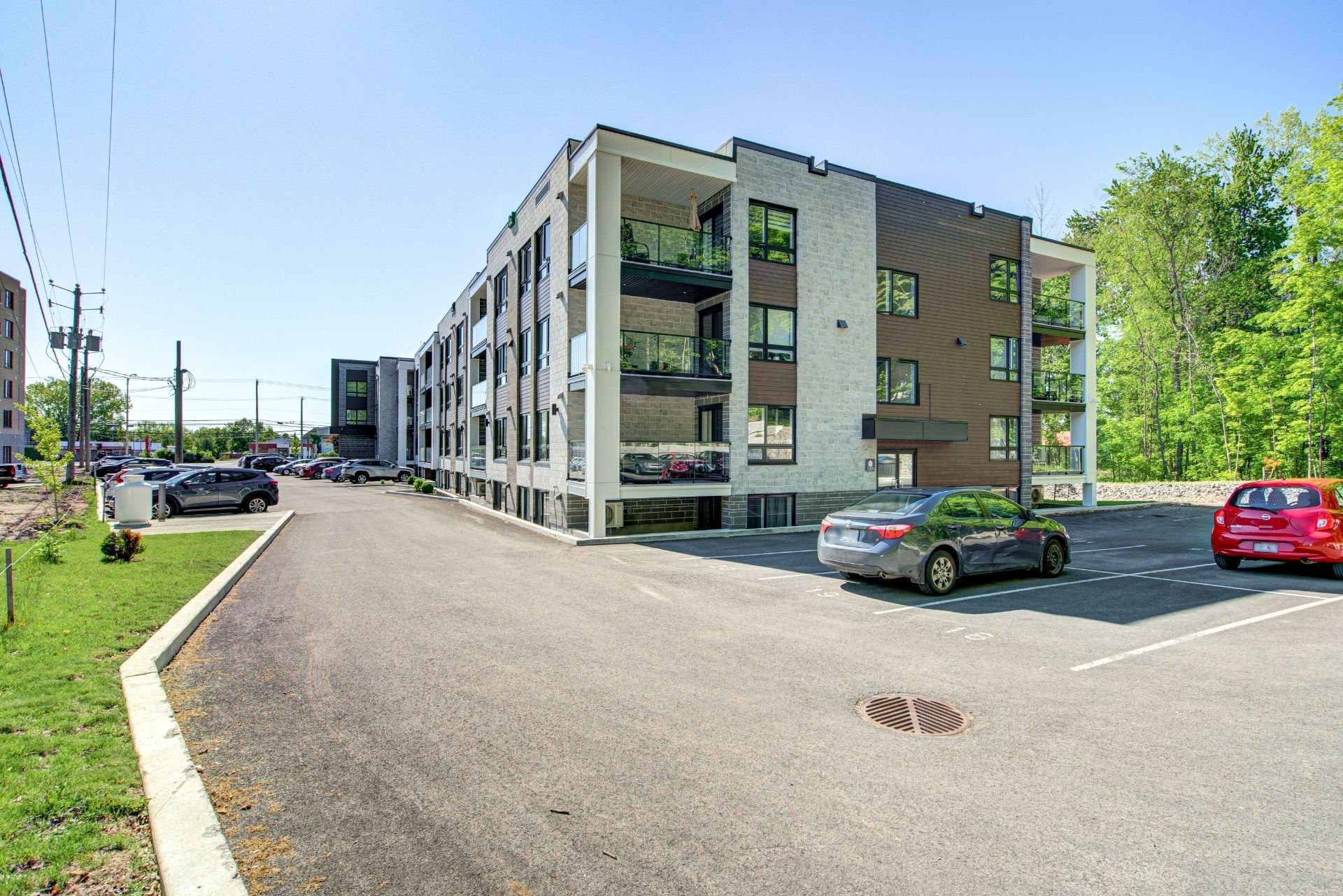 









689


Boul. St-Jean-Baptiste

, 002,
Mercier,




QC
J6R1G3

