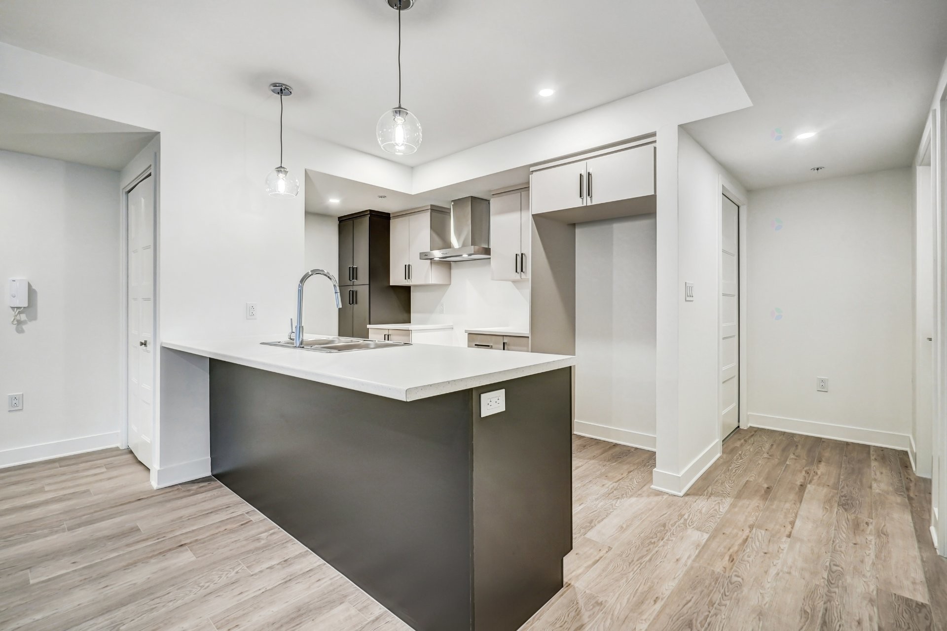 









689


Boul. St-Jean-Baptiste

, 002,
Mercier,




QC
J6R1G3

