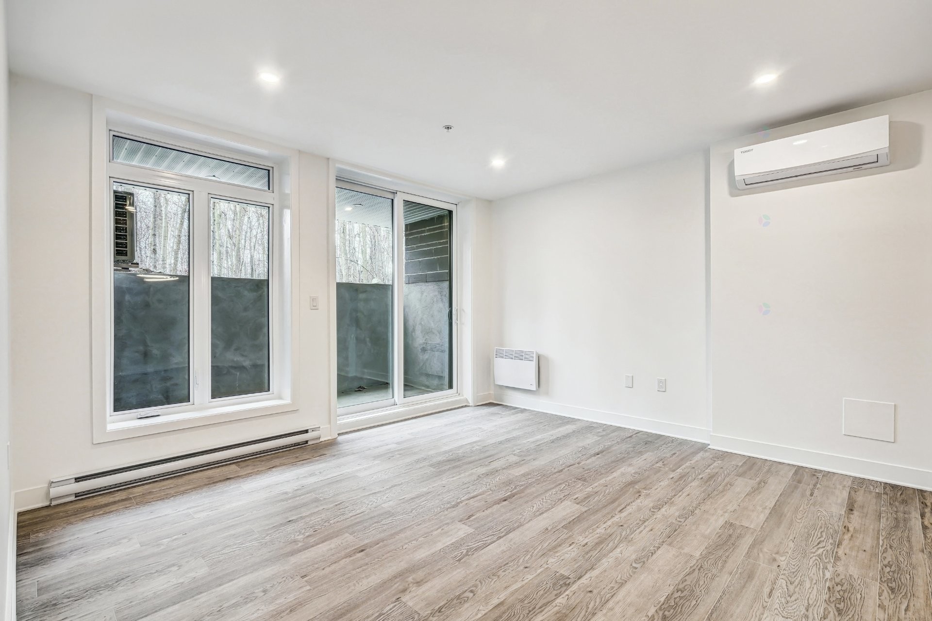 









689


Boul. St-Jean-Baptiste

, 002,
Mercier,




QC
J6R1G3

