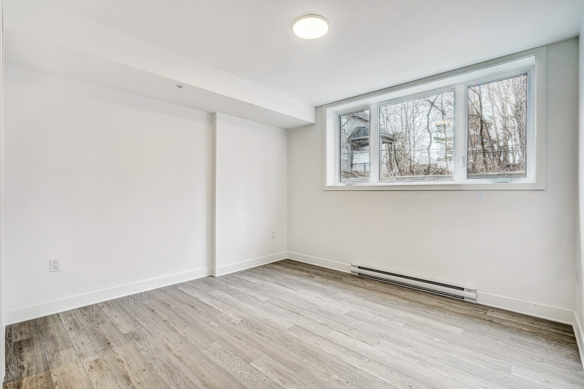 









689


Boul. St-Jean-Baptiste

, 002,
Mercier,




QC
J6R1G3

